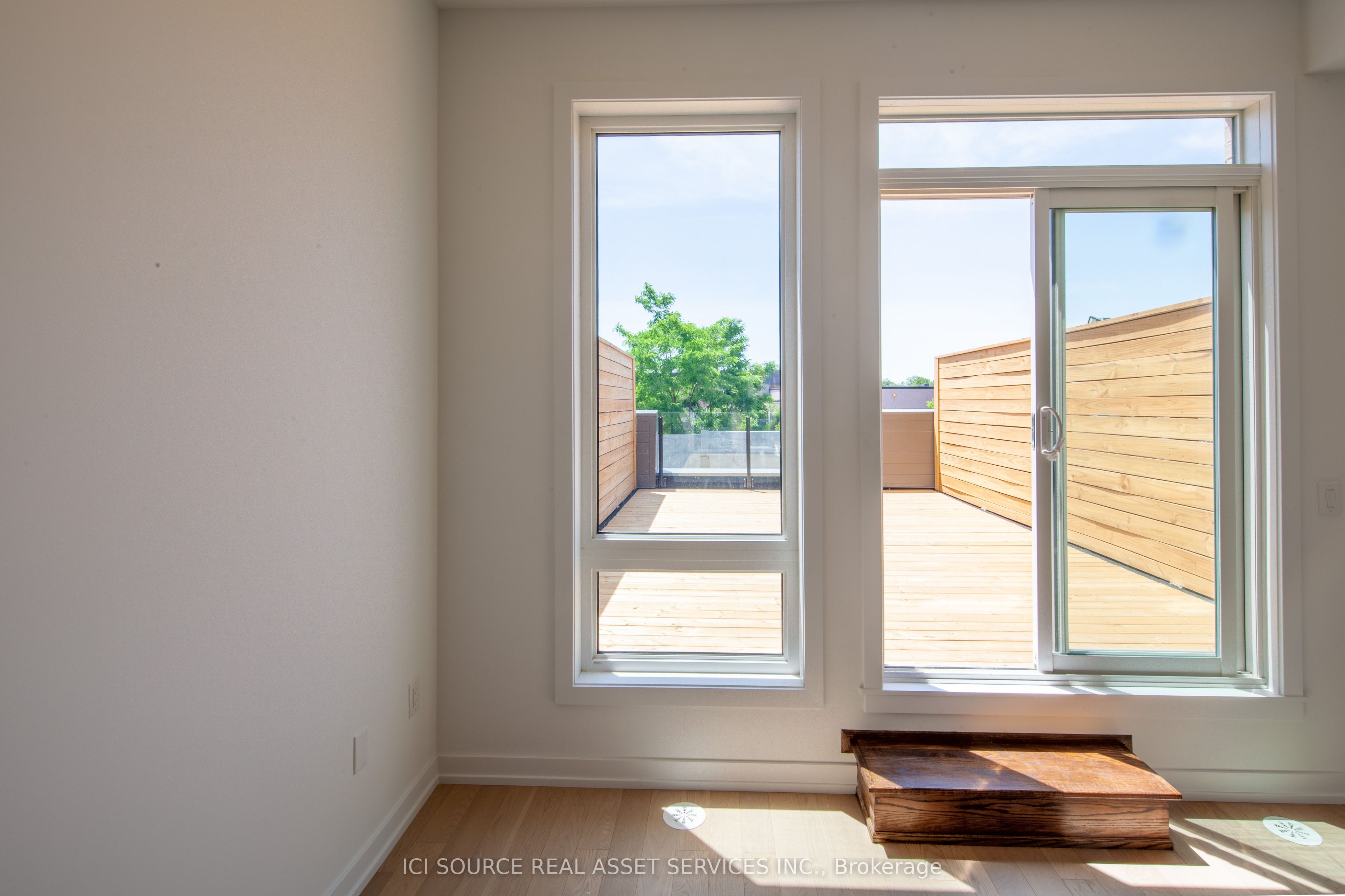 66B Perth Avenue, Toronto, ON, M6R 0A8 photo 3
