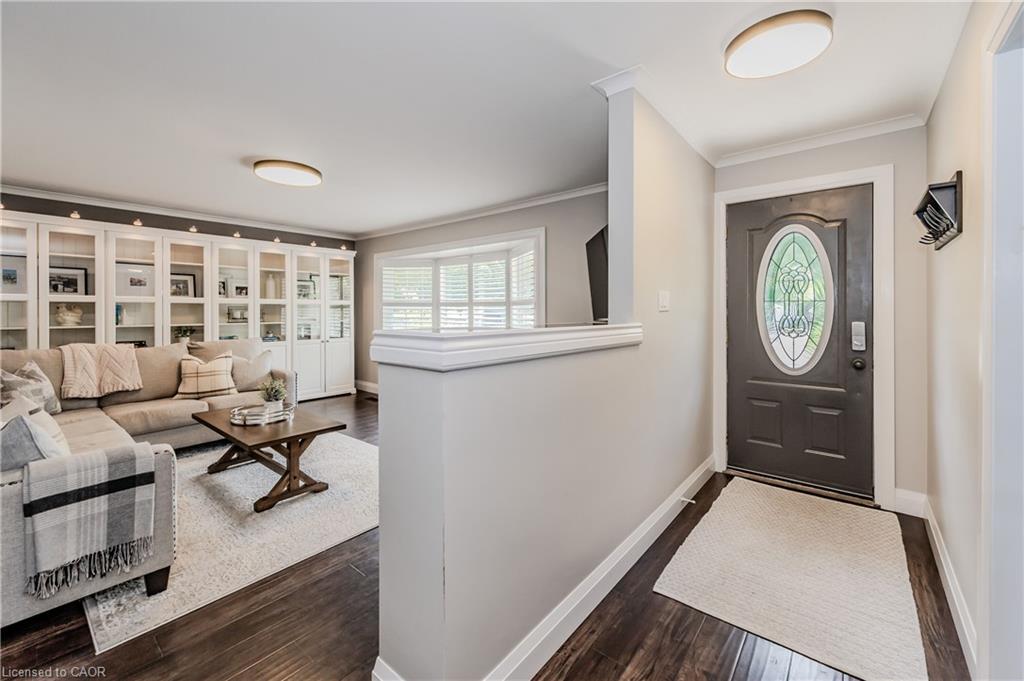 Main Unit-18 Stonybrook Drive, Kitchener, ON, N2M 4L5 photo 3