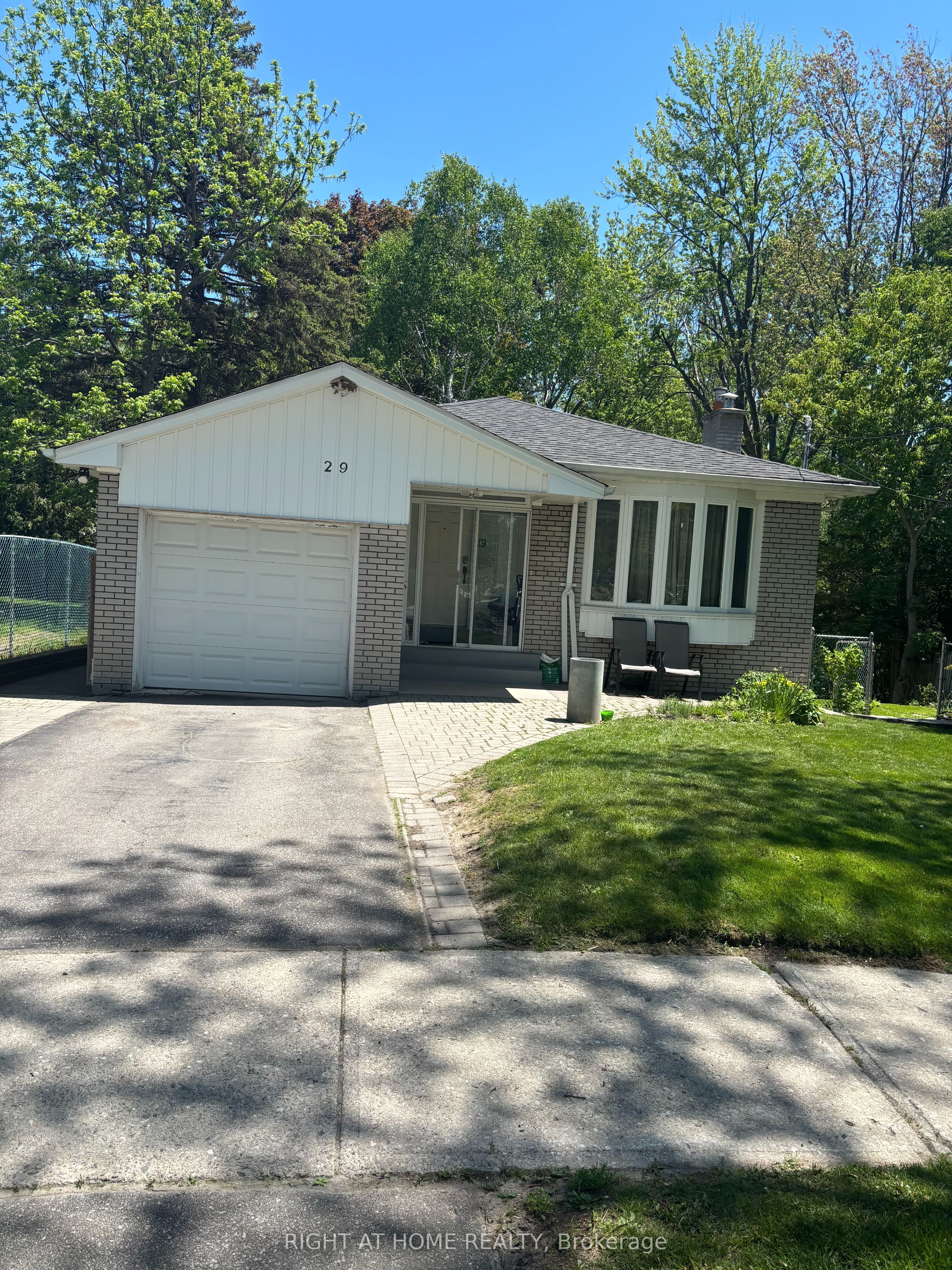 29 Ravenview Drive, Toronto, ON, M1E 3L9
