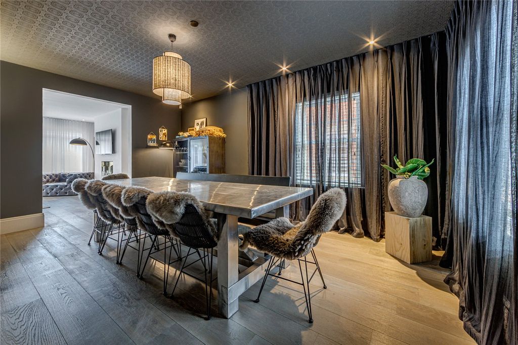 Additional image 11 of 6 bed detached house for saleViburnum Gate, Radlett, Hertfordshire WD7