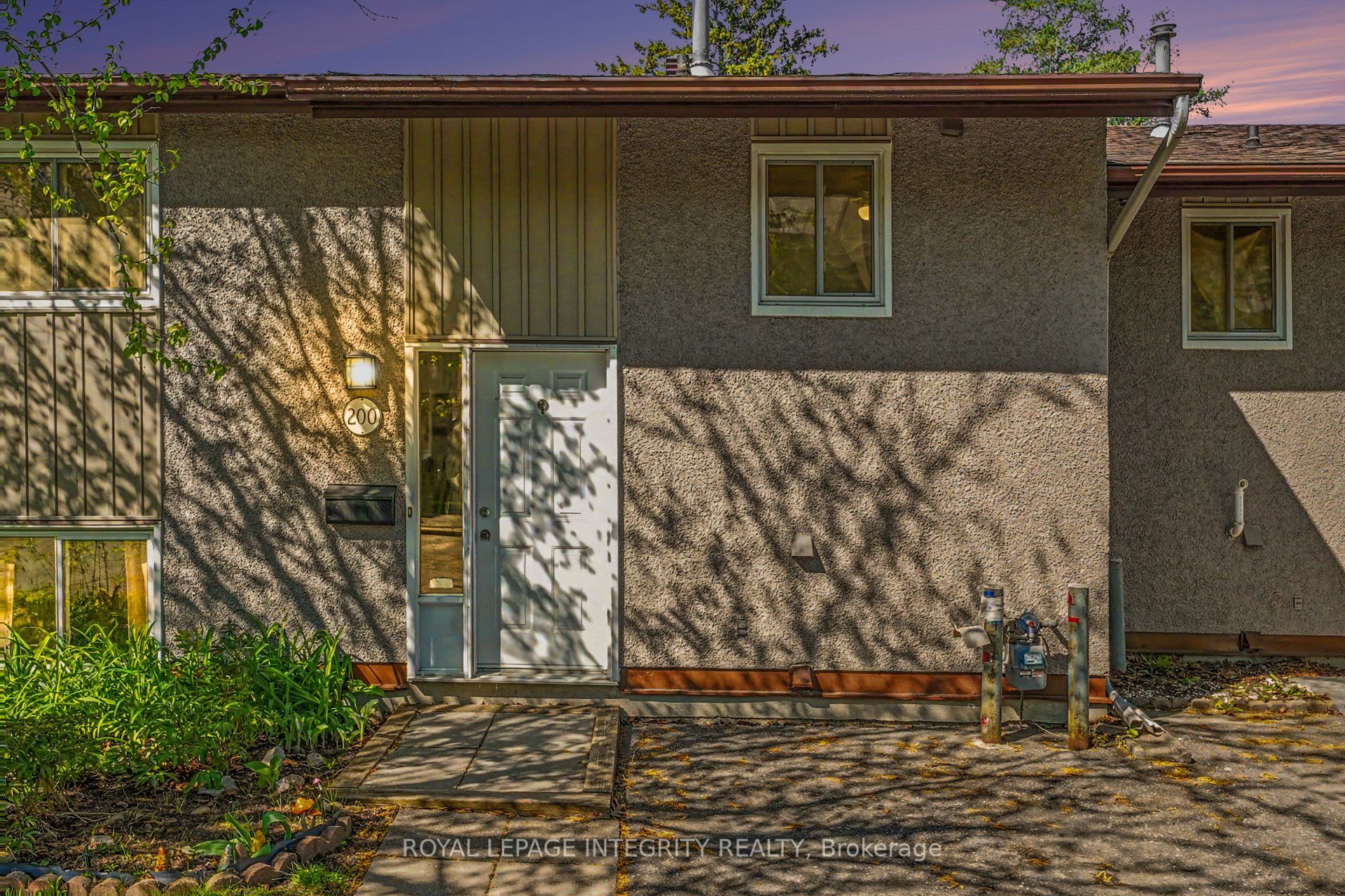 106-200 Woodfield Drive, Ottawa, ON, K2G 3W8