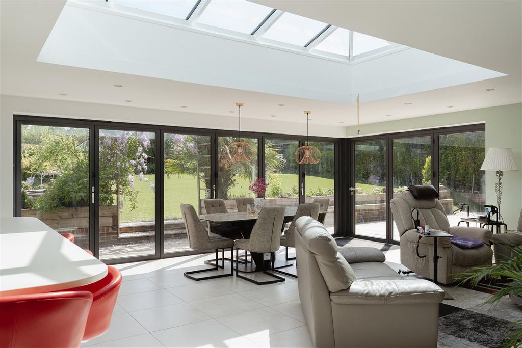 Additional image 15 of 5 bed detached bungalow for saleLodge Lane, Redhill RH1