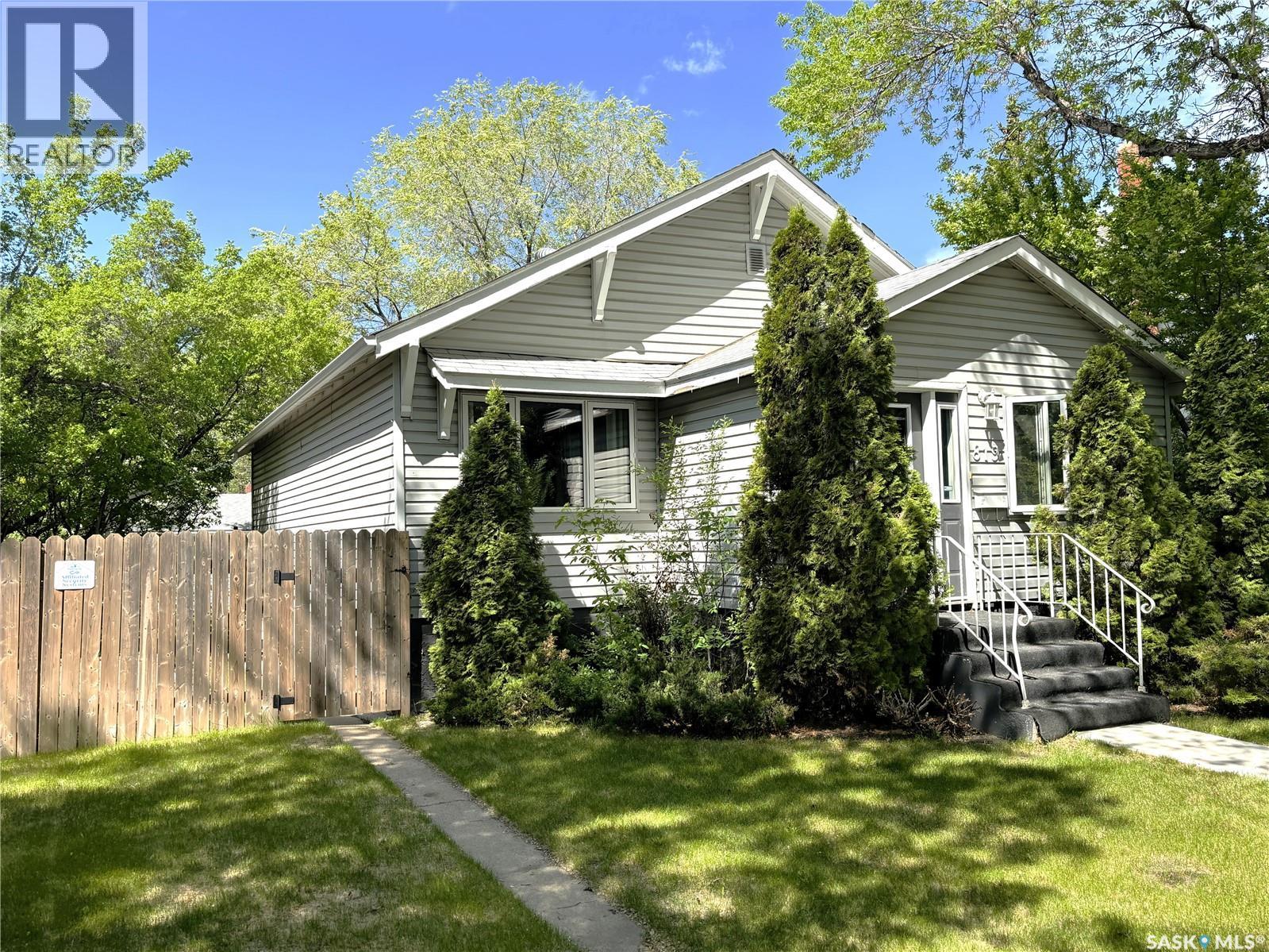819 5th Avenue N, Saskatoon, SK, S7K2R7