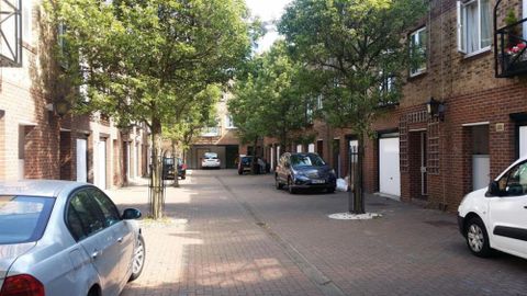 Hogan Mews, London W2