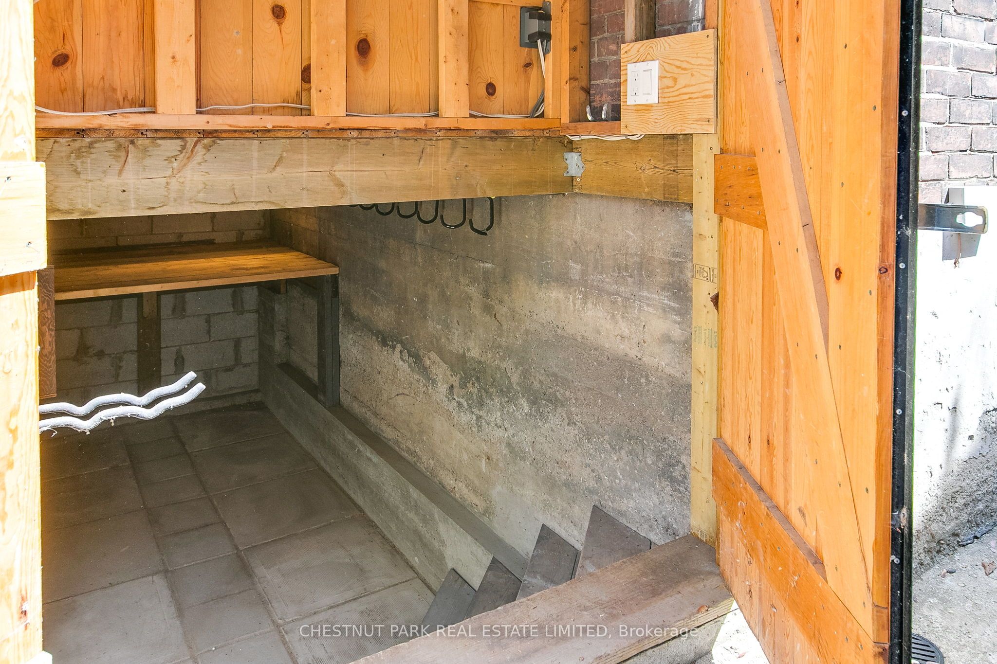 39 Devon Road, Toronto, ON, M4E 2J7 photo 3