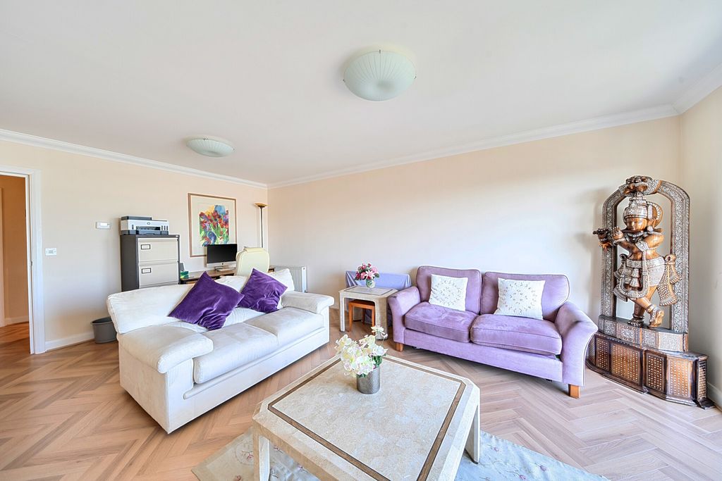 Additional image 13 of 2 bed flat for salePenn Place, Northway, Rickmansworth WD3