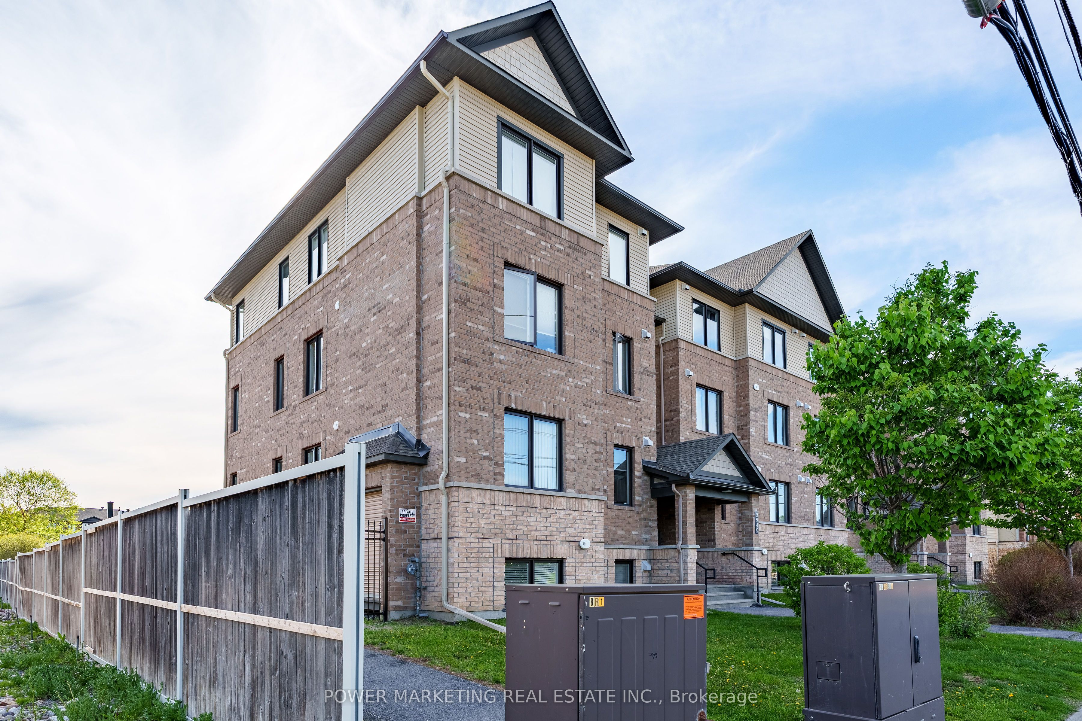 8-2240 Tenth Line Road, Ottawa, ON, K4A 0X7