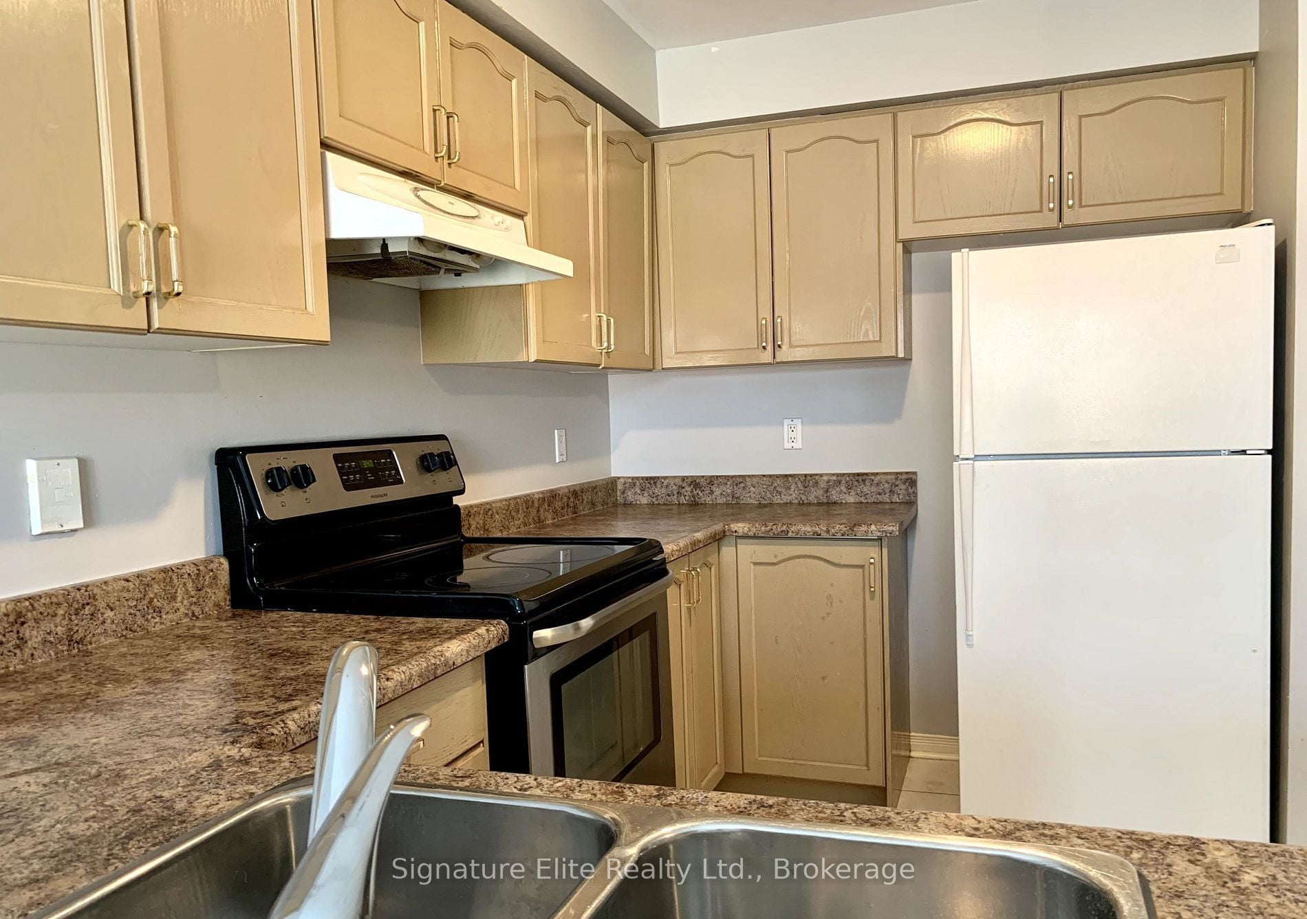 7 Castle Park Boulevard, Vaughan, ON, L4H 1V3 photo 4