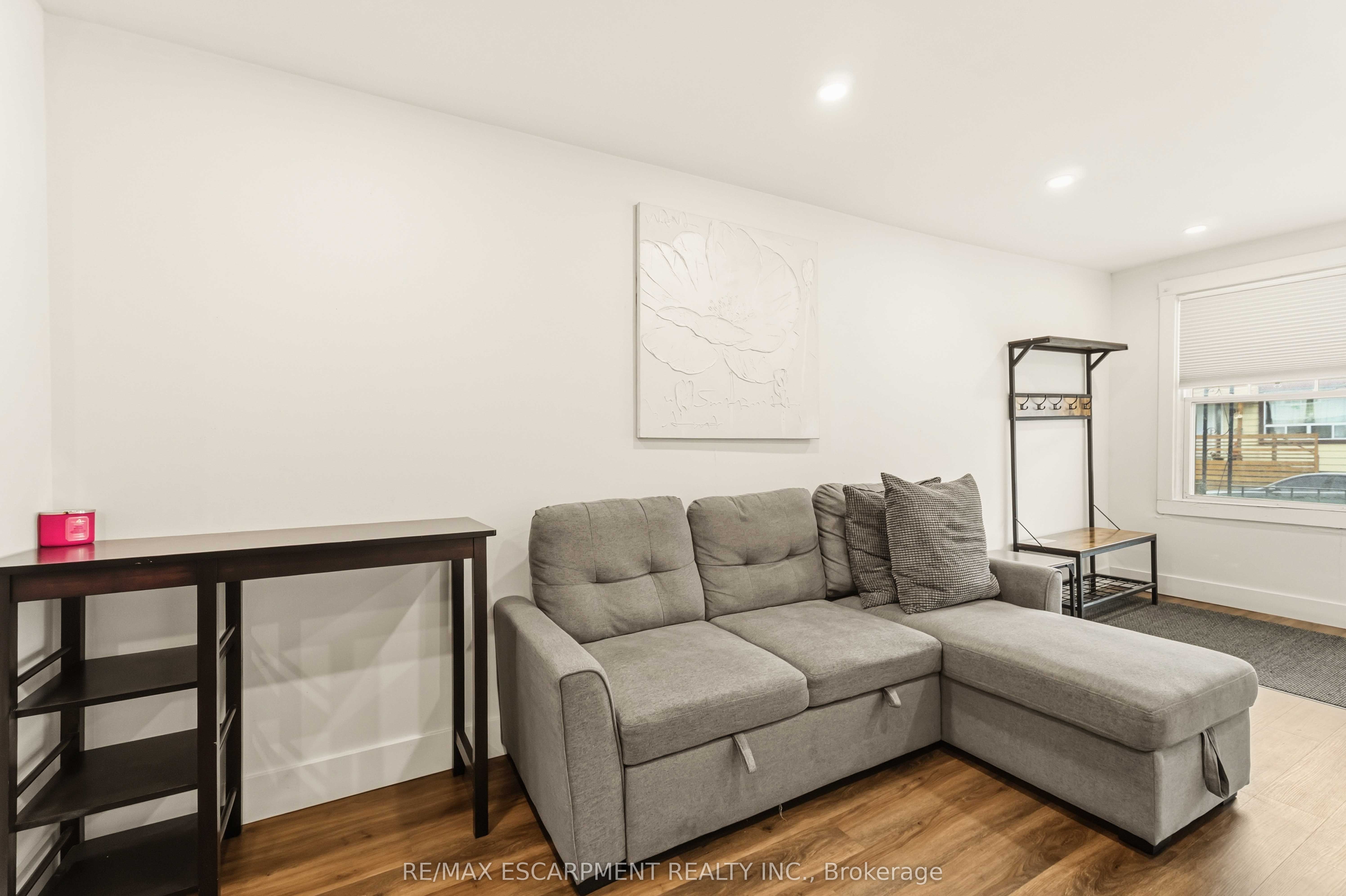 27 Edinburgh Avenue, Hamilton, ON, L8H 2C4 photo 5