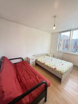 E14, Room to rent