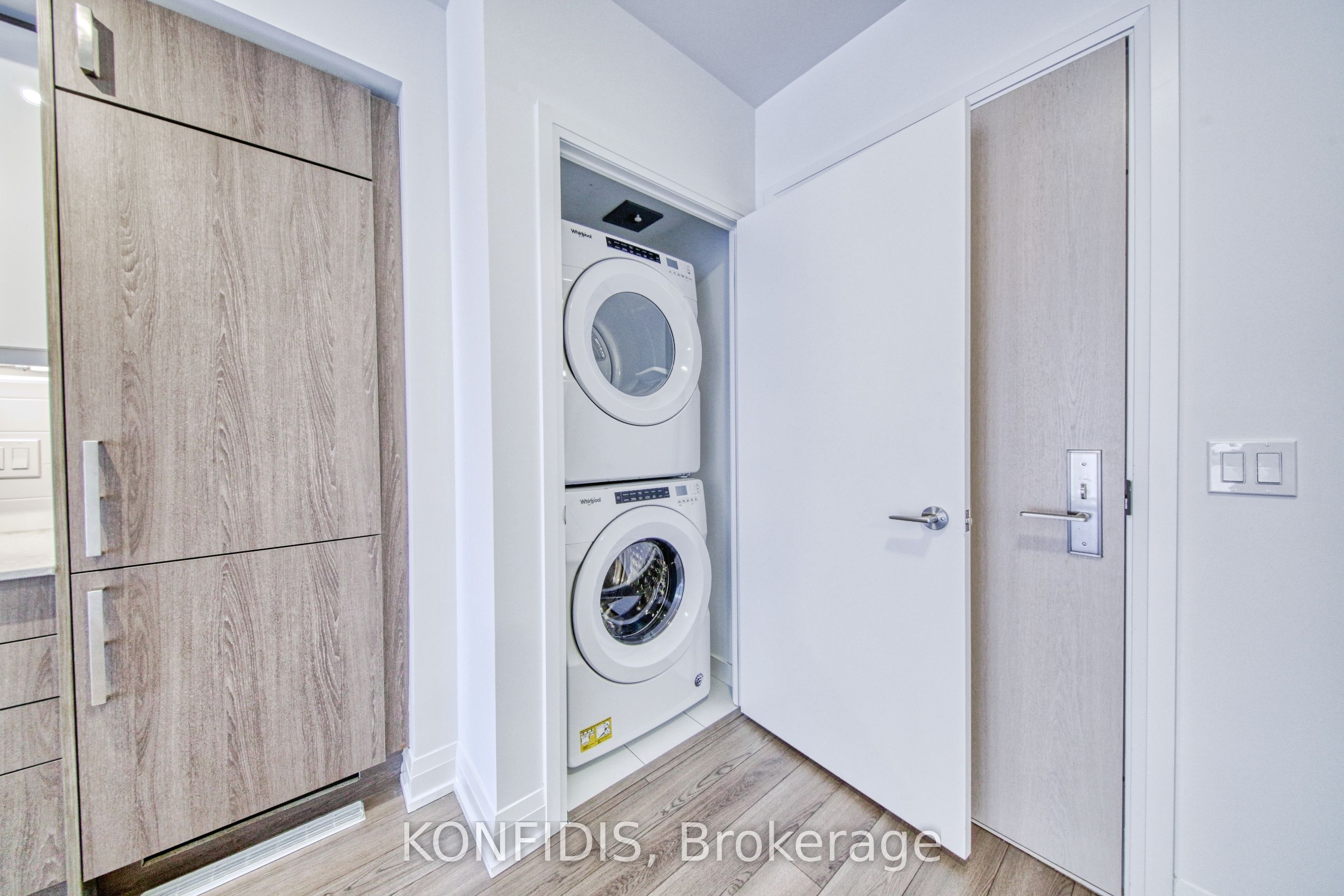 910-77 Mutual Street, Toronto, ON, M5B 0B9 photo 5