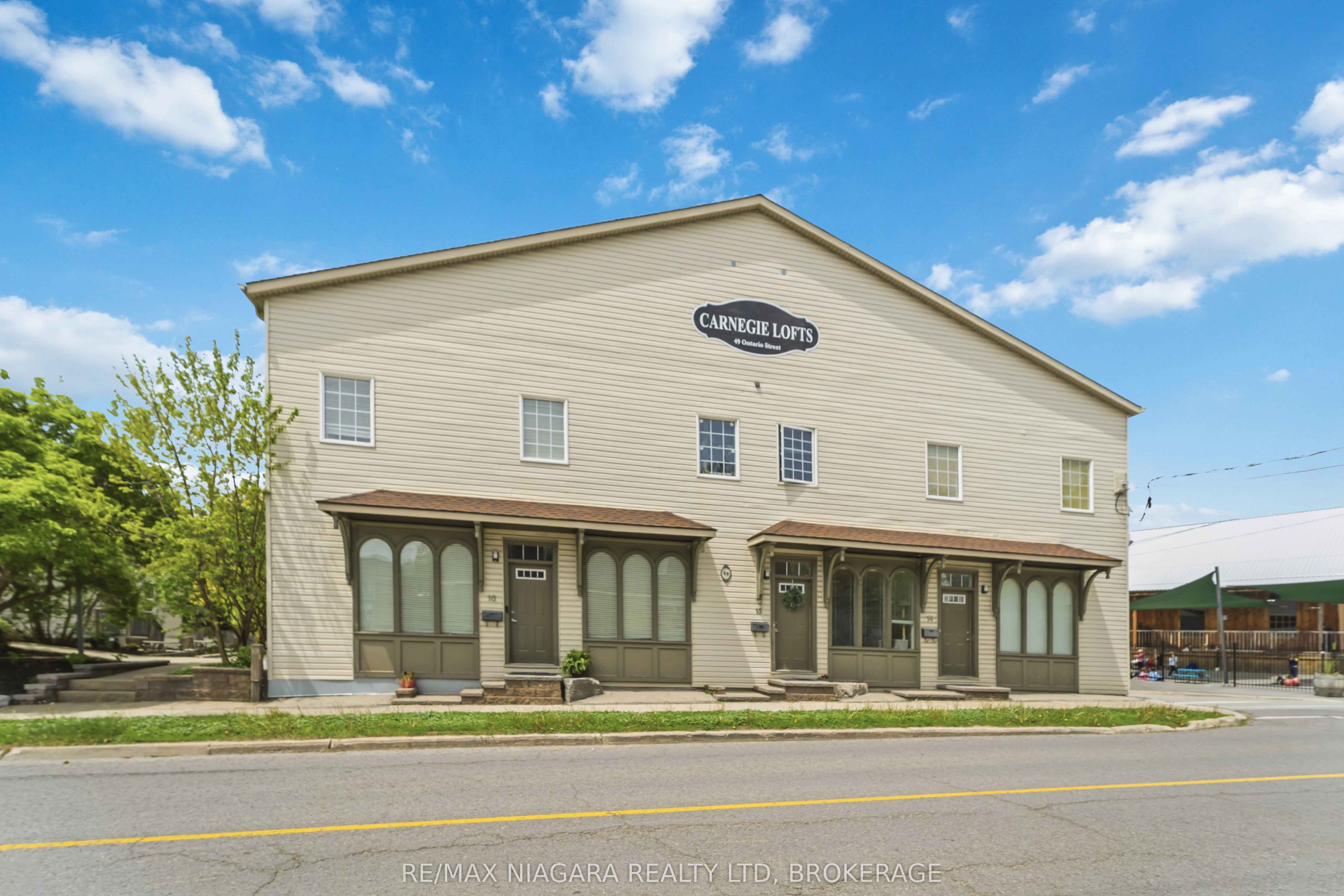 2-49 Ontario Street, Grimsby, ON, L3M 3H2