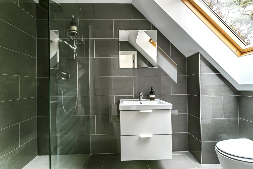 Additional image 21 of 7 bed detached house for saleAvon Avenue, Ringwood, Dorset BH24