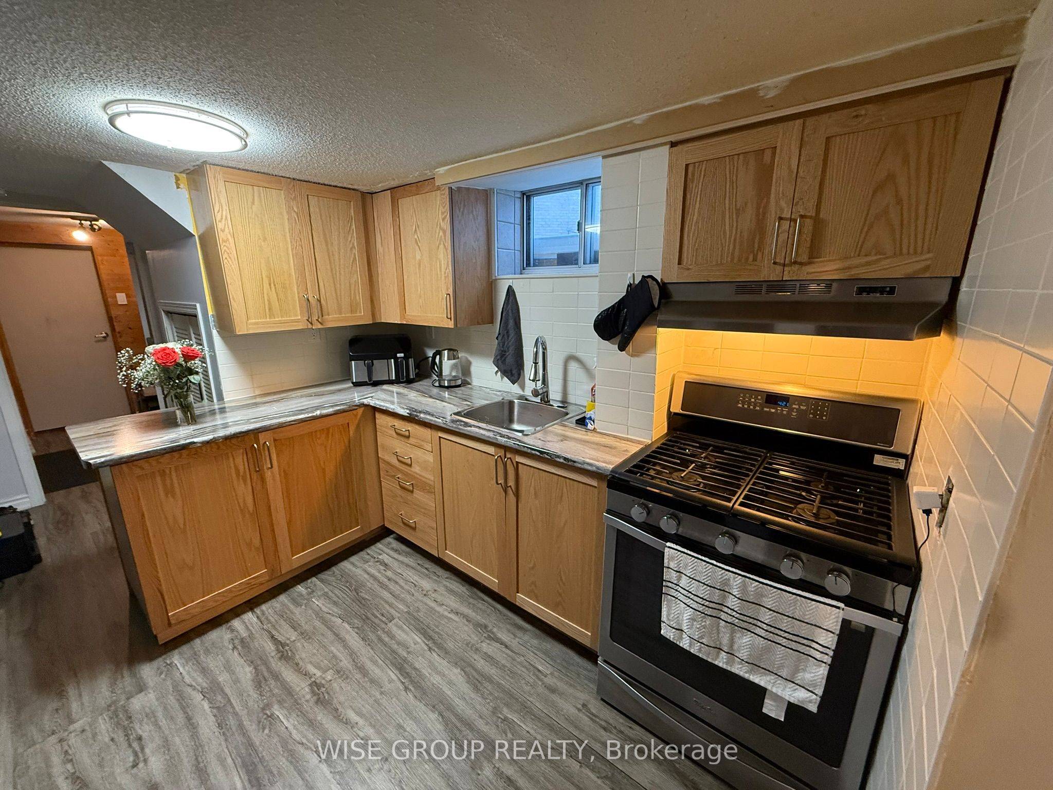 Additional image 5 of Bsmt-18 Sonnet Court, Toronto, ON, M6L 1J6