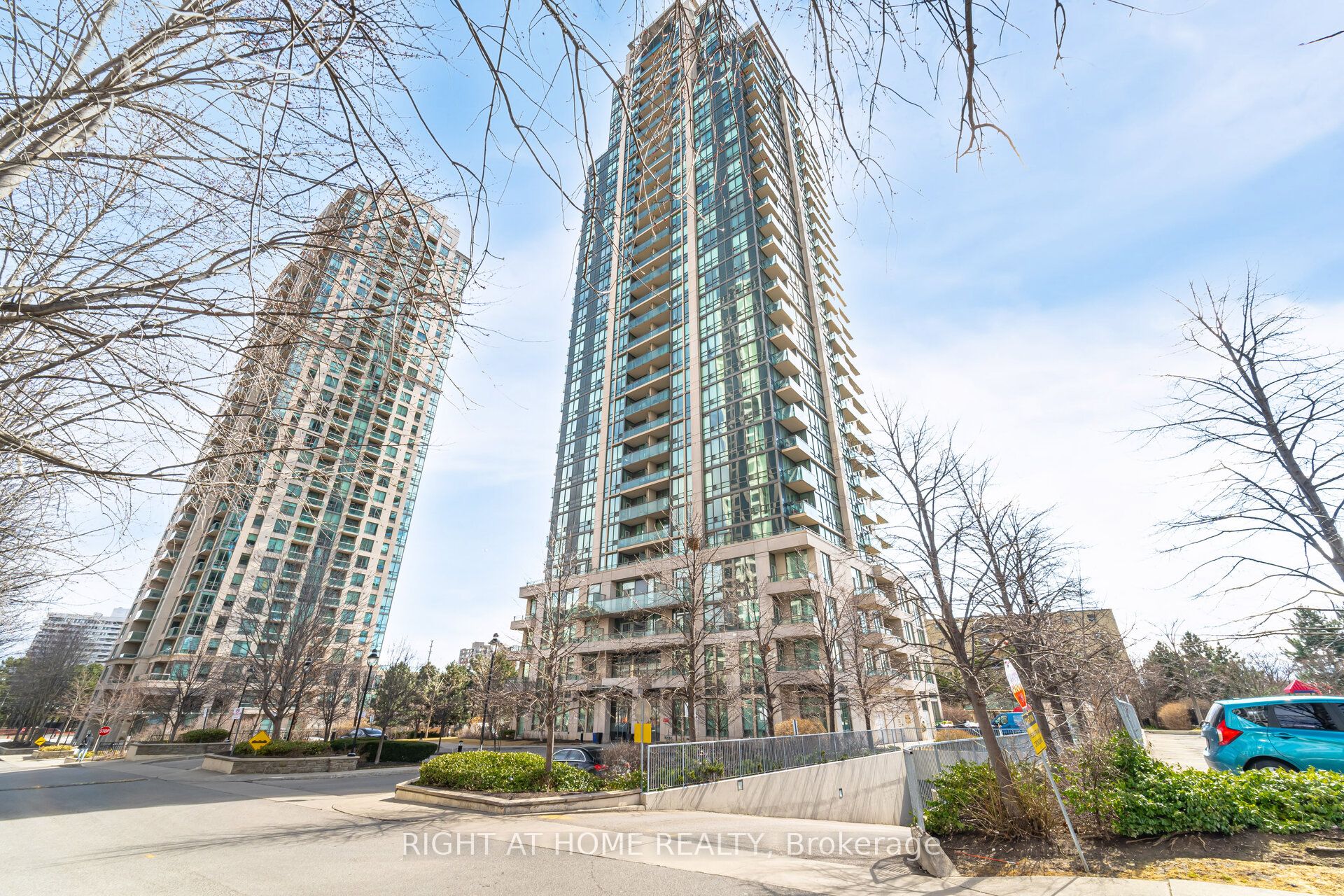 803-3515 Kariya Drive, Mississauga, ON, L5B 0C1