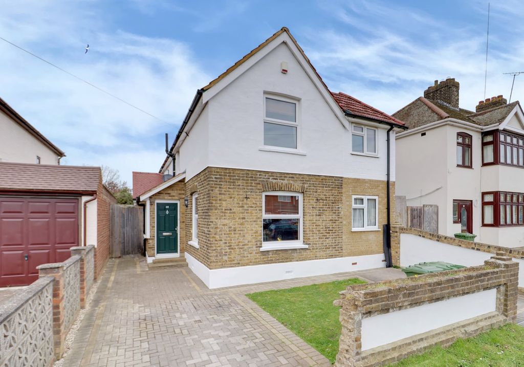 4 bed detached house for saleSpencer Road, Rainham RM13