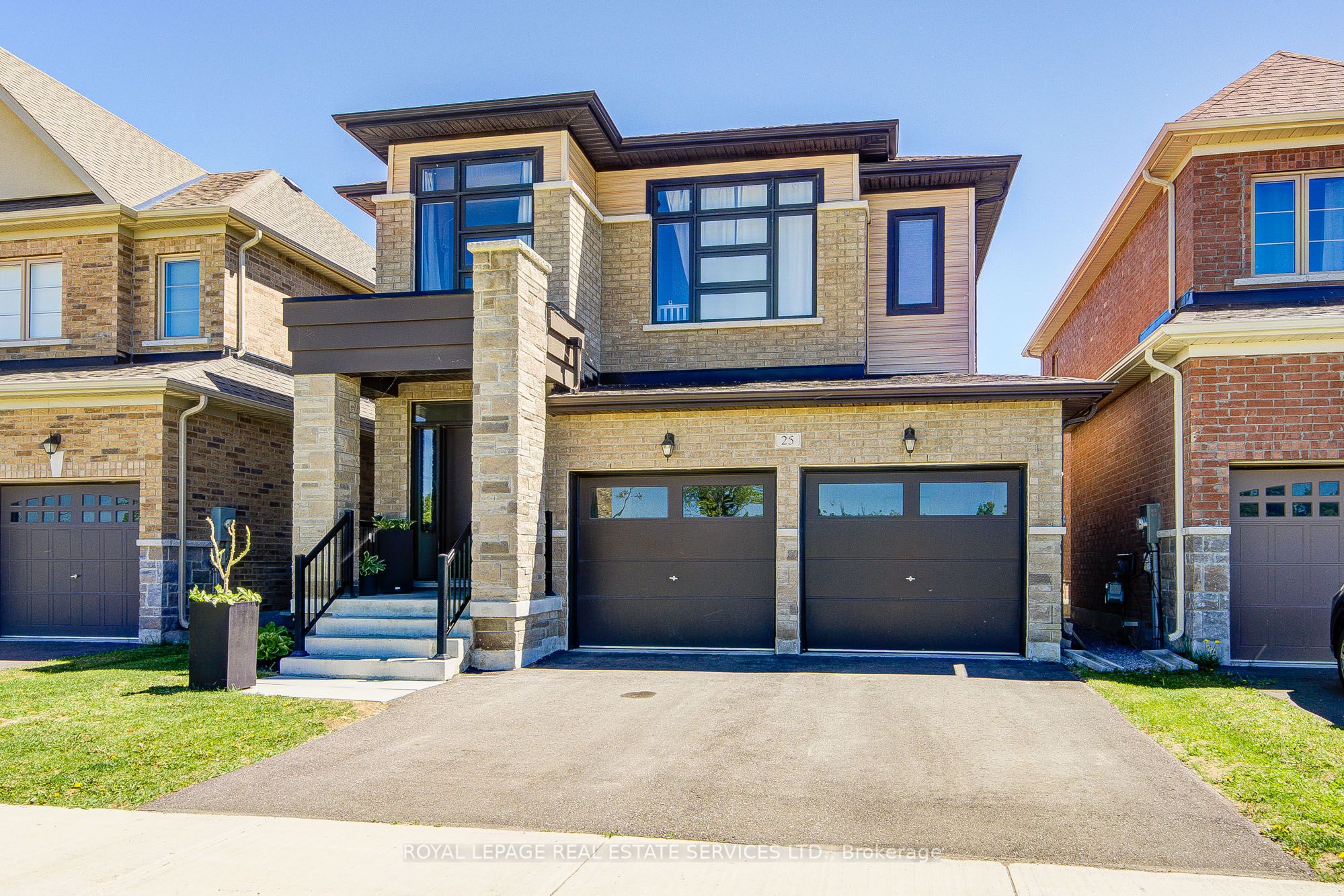 25 Garrett Styles Drive, Georgina, ON, L4P 2E7