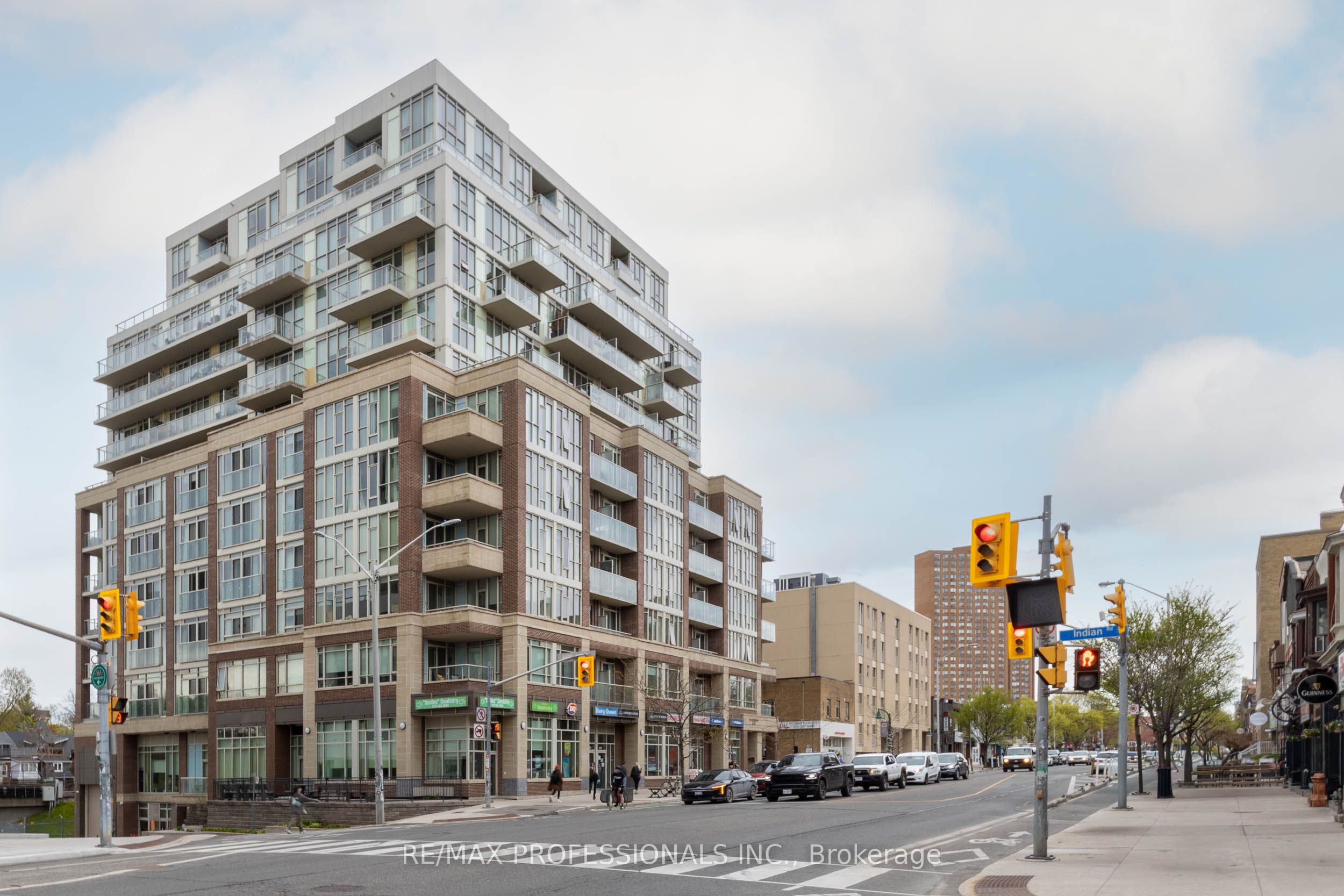 410-1638 Bloor Street W, Toronto, ON, M6P 0A6