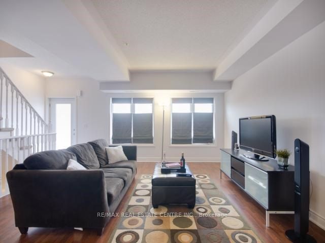 208-5 Richgrove Drive E, Toronto, ON, M9R 0A3 photo 4