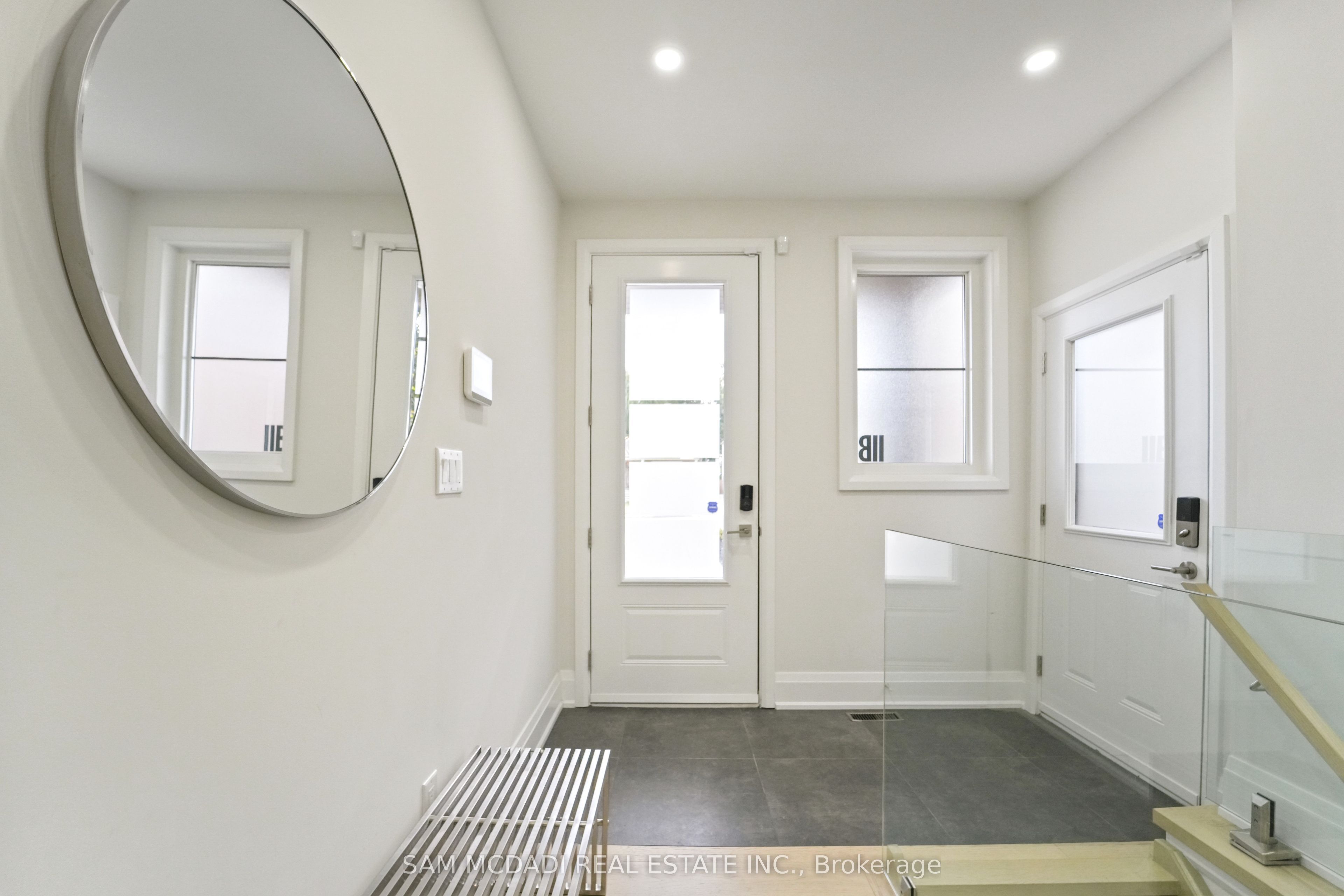 Additional image 3 of 11B Maple Avenue N, Mississauga, ON, L5H 2R9