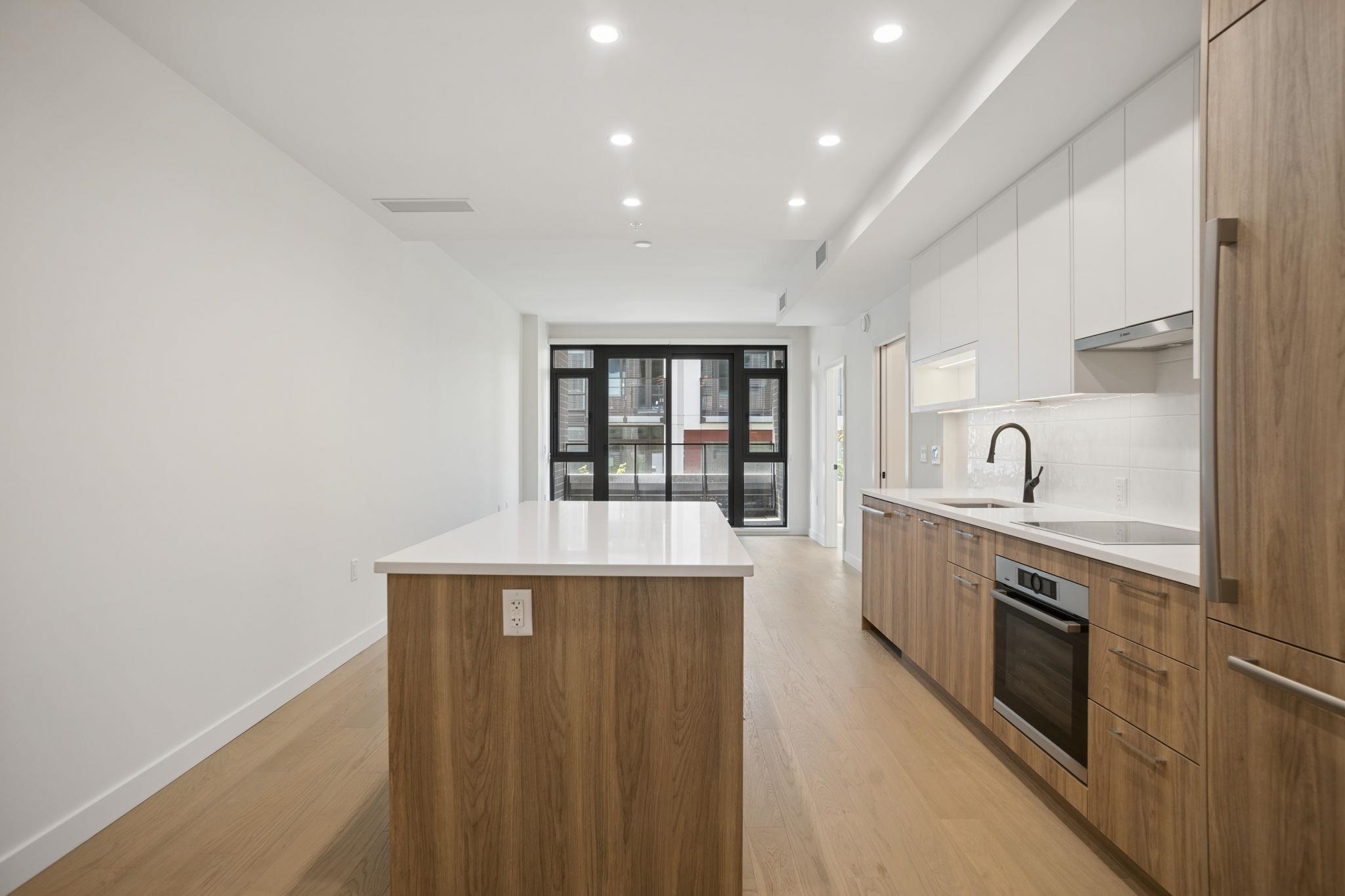 Additional image 2 of 204-8398 Oak Street, Vancouver, BC, V6P 0L9