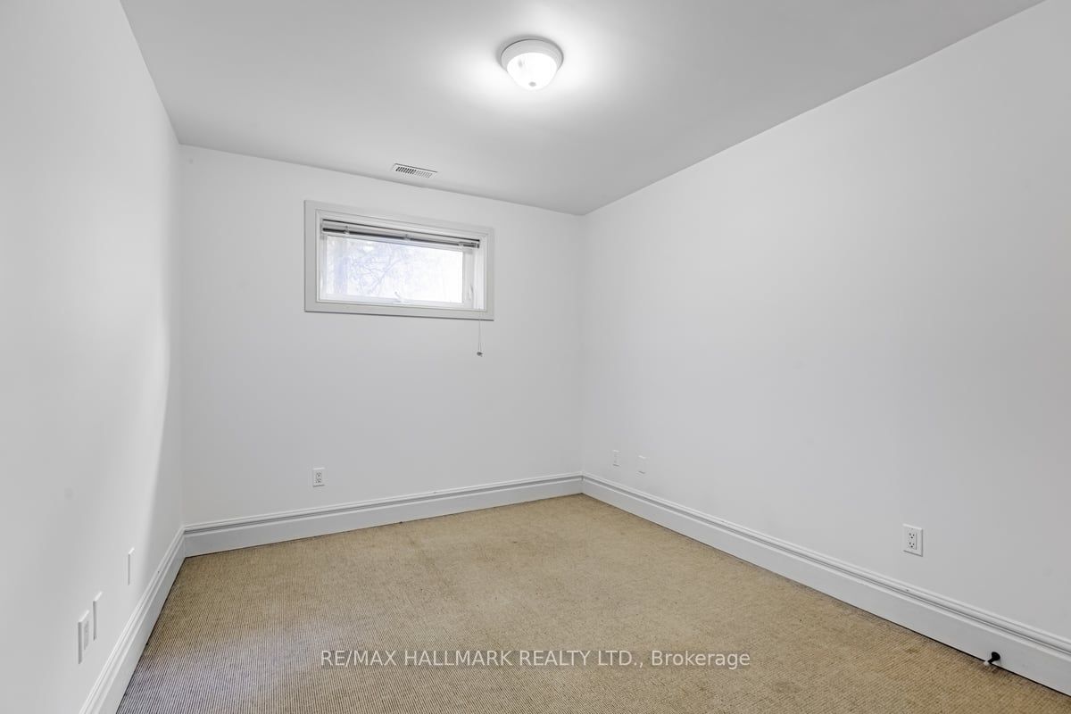 Basement 2-22 Roberta Drive, Toronto, ON, M6A 2J5 photo 5