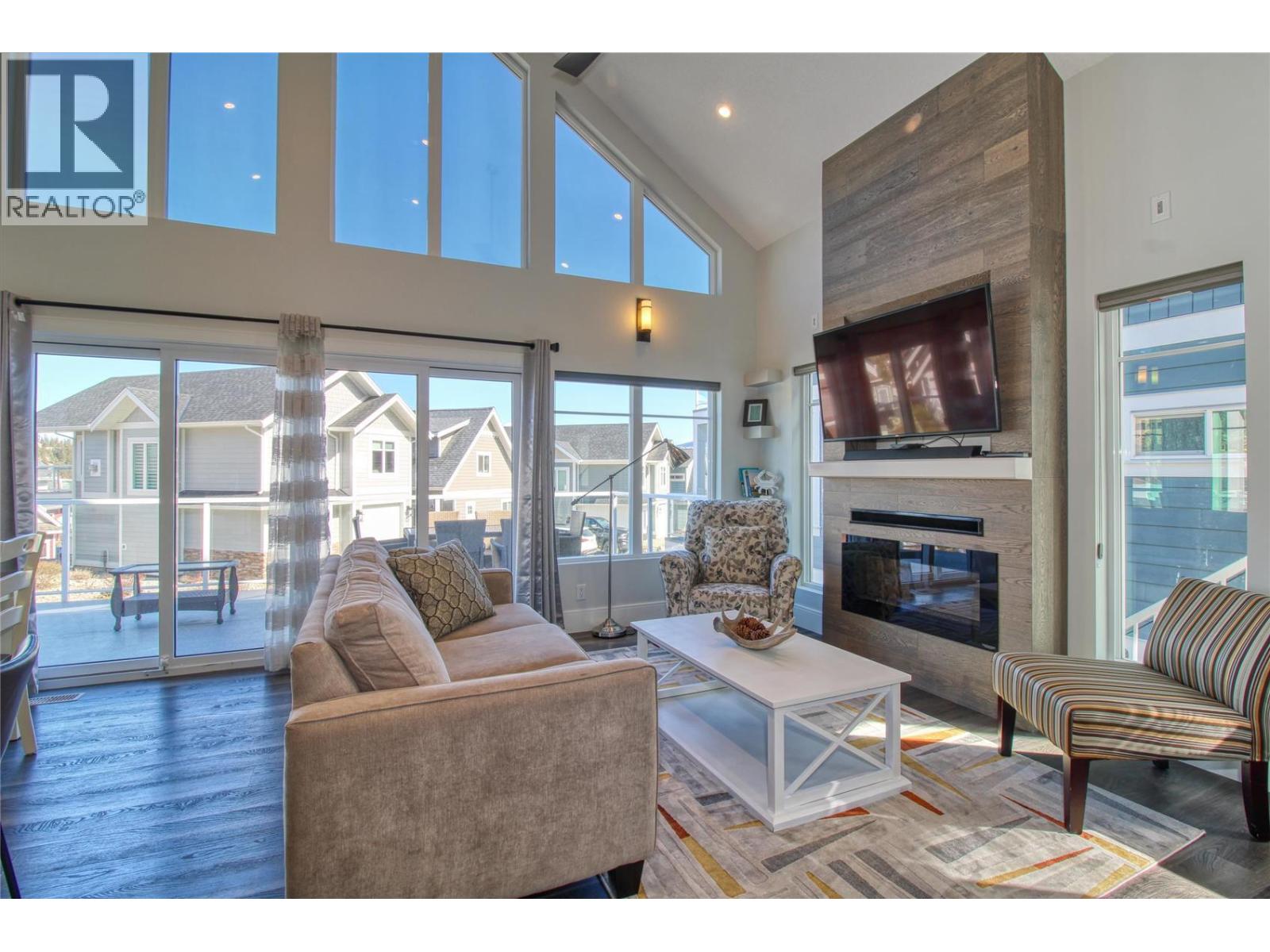 302-6742 Marbella Loop, Kelowna, BC, V1Z3R8 photo 5