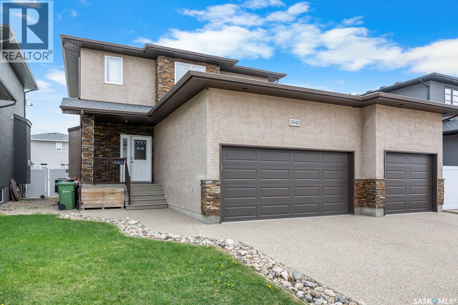 1640 Maple Rose Crescent N, Regina, SK, S4X0J6