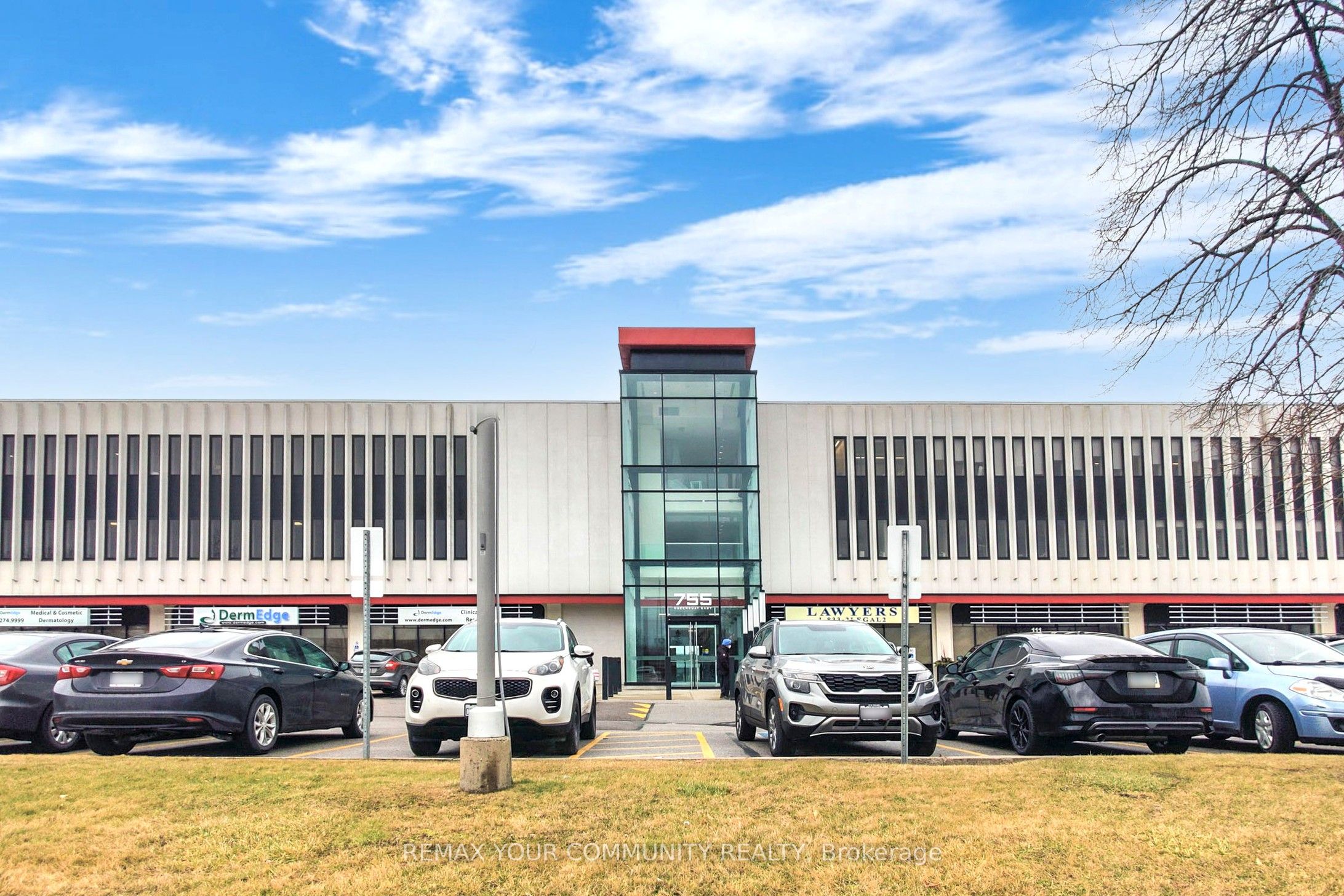 202A-755 Queensway Road E, Mississauga, ON, L4Y 4C5