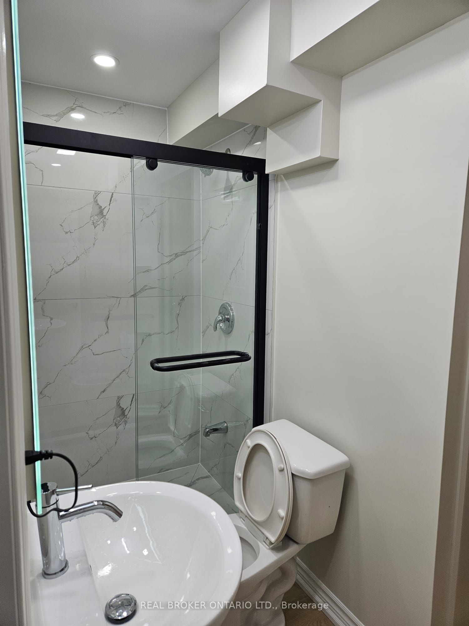 Additional image 6 of 14 Lower Lev-5672 Dorchester Road, Niagara Falls, ON, L2G 4Y8