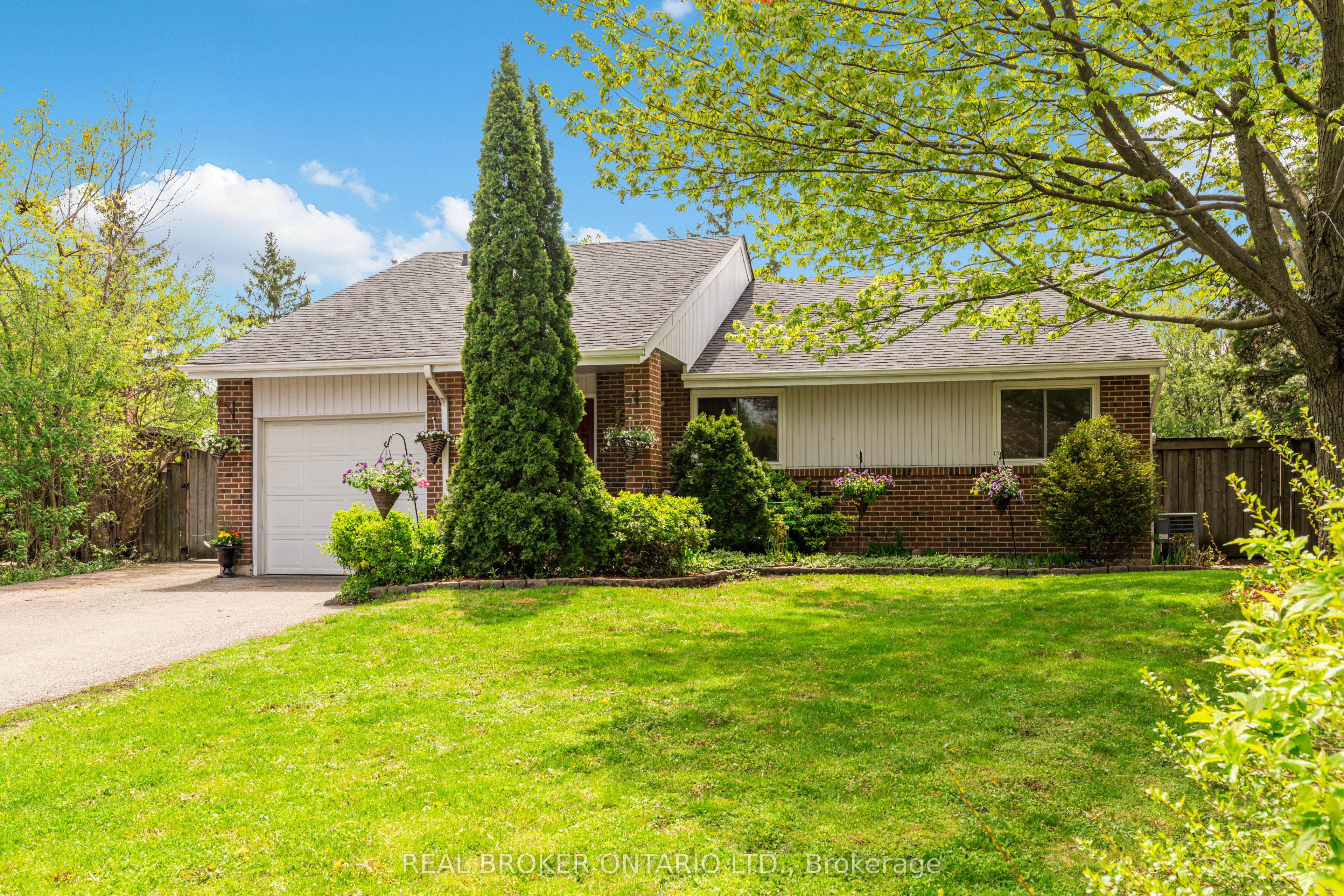 2873 Inlake Court, Mississauga, ON, L5N 2A4