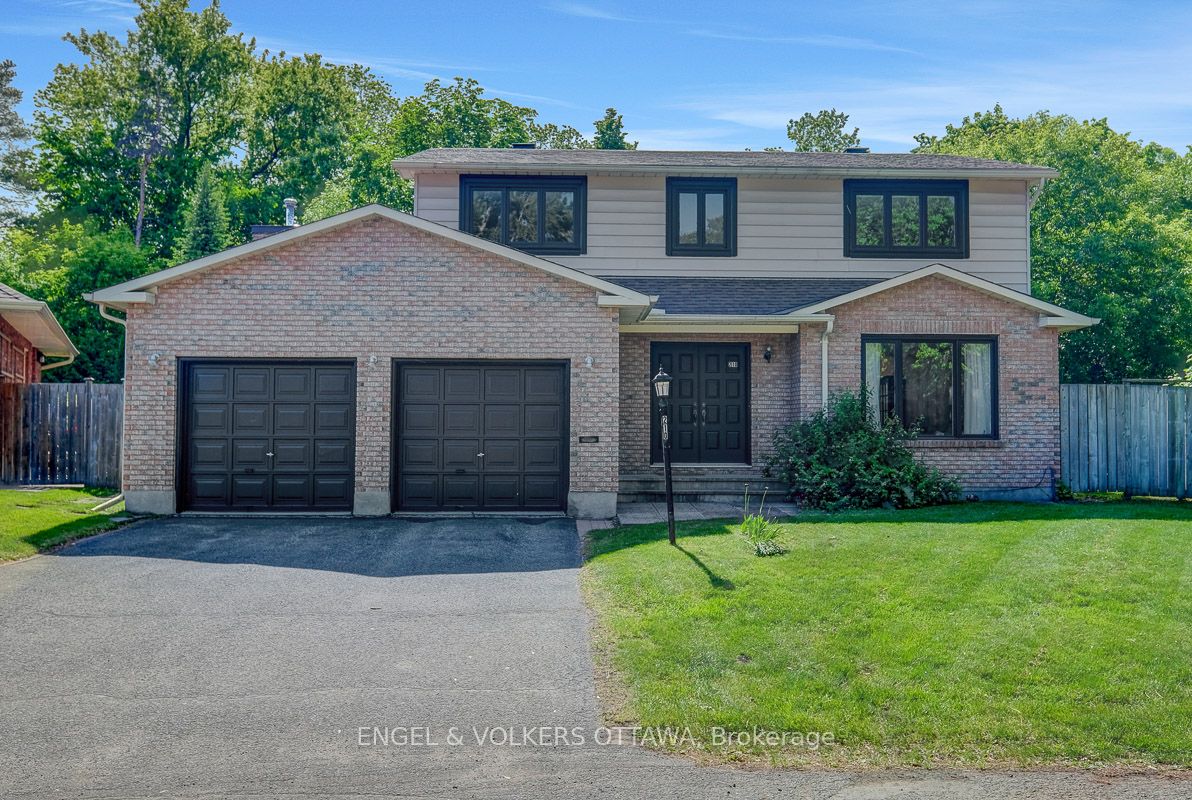 210 Cypress Court, Ottawa, ON, K2H 8Z8