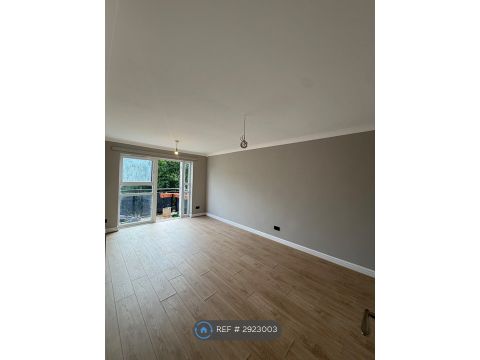 Parkside Crescent, London N7