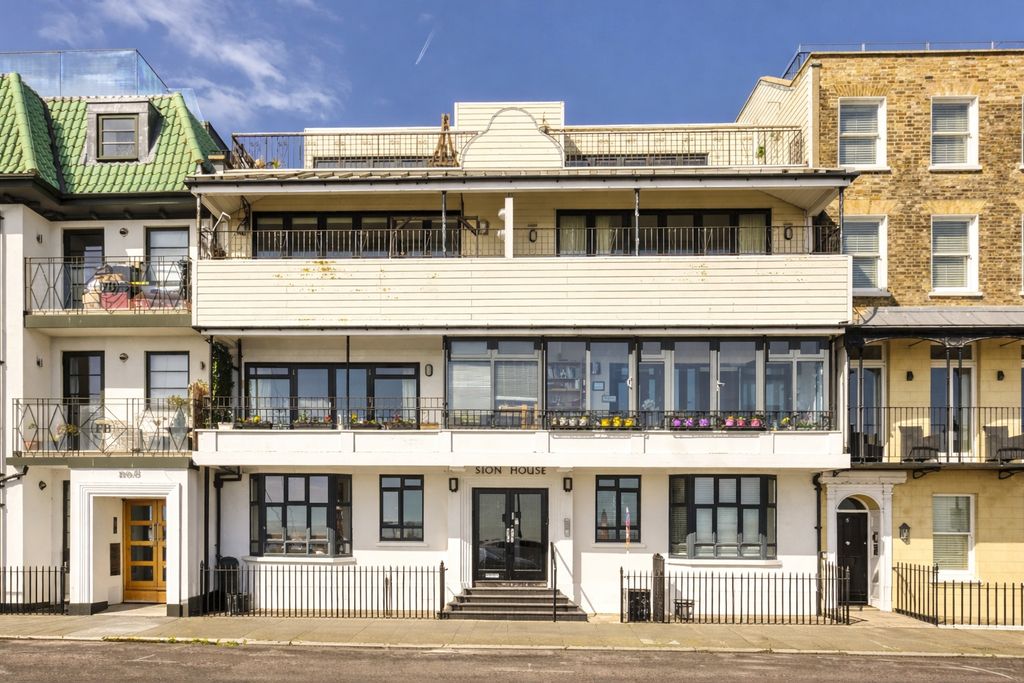 2 bed flat for saleSion Hill, Ramsgate CT11