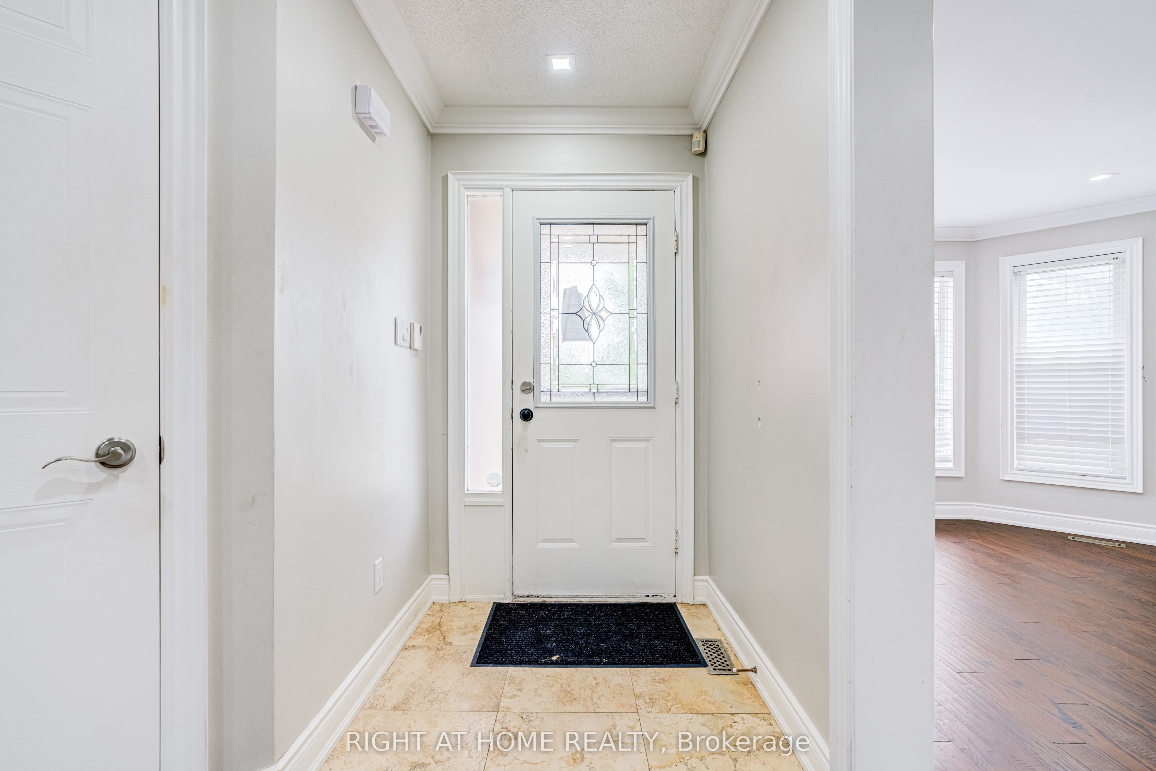 54 Woodside Court, Brampton, ON, L6Y 3Z2 photo 2
