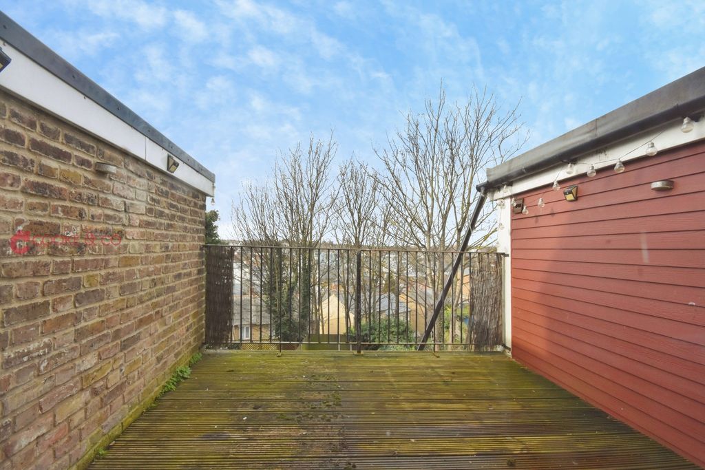 Additional image 4 of 8 bed flat for saleArklow Square, Ramsgate, Kent CT11