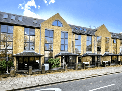St. Johns Road, Isleworth TW7