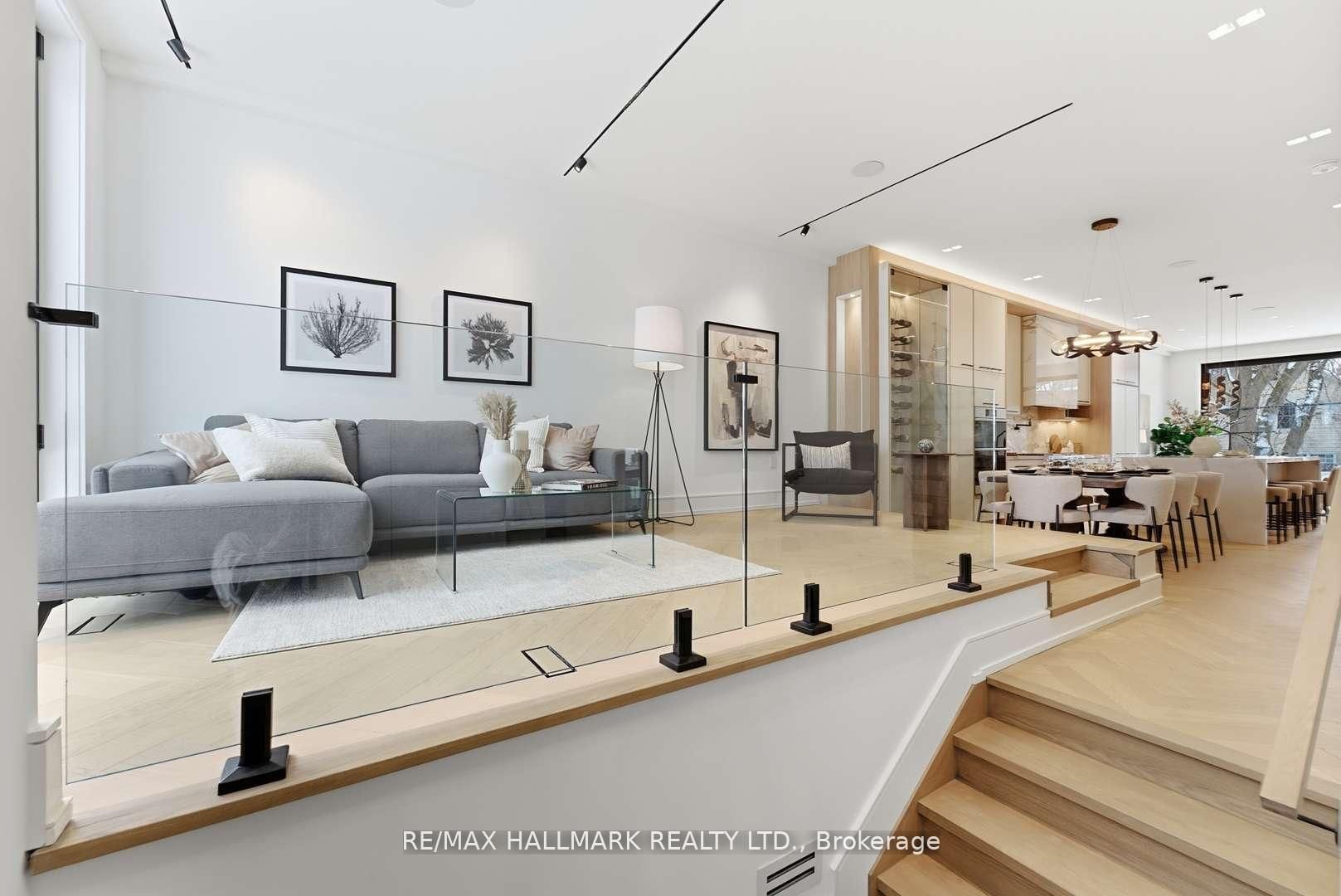 10 Wheeler Avenue, Toronto, ON, M4L 3V2 photo 2