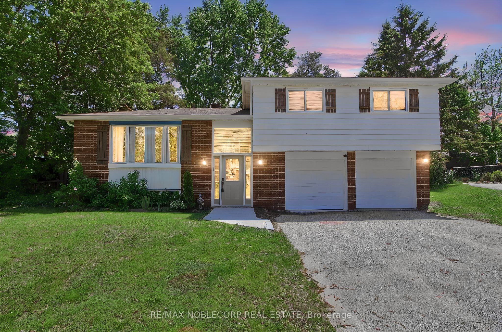 17 Larkdale Crescent, Essa, ON, L0M 1B0 photo 2