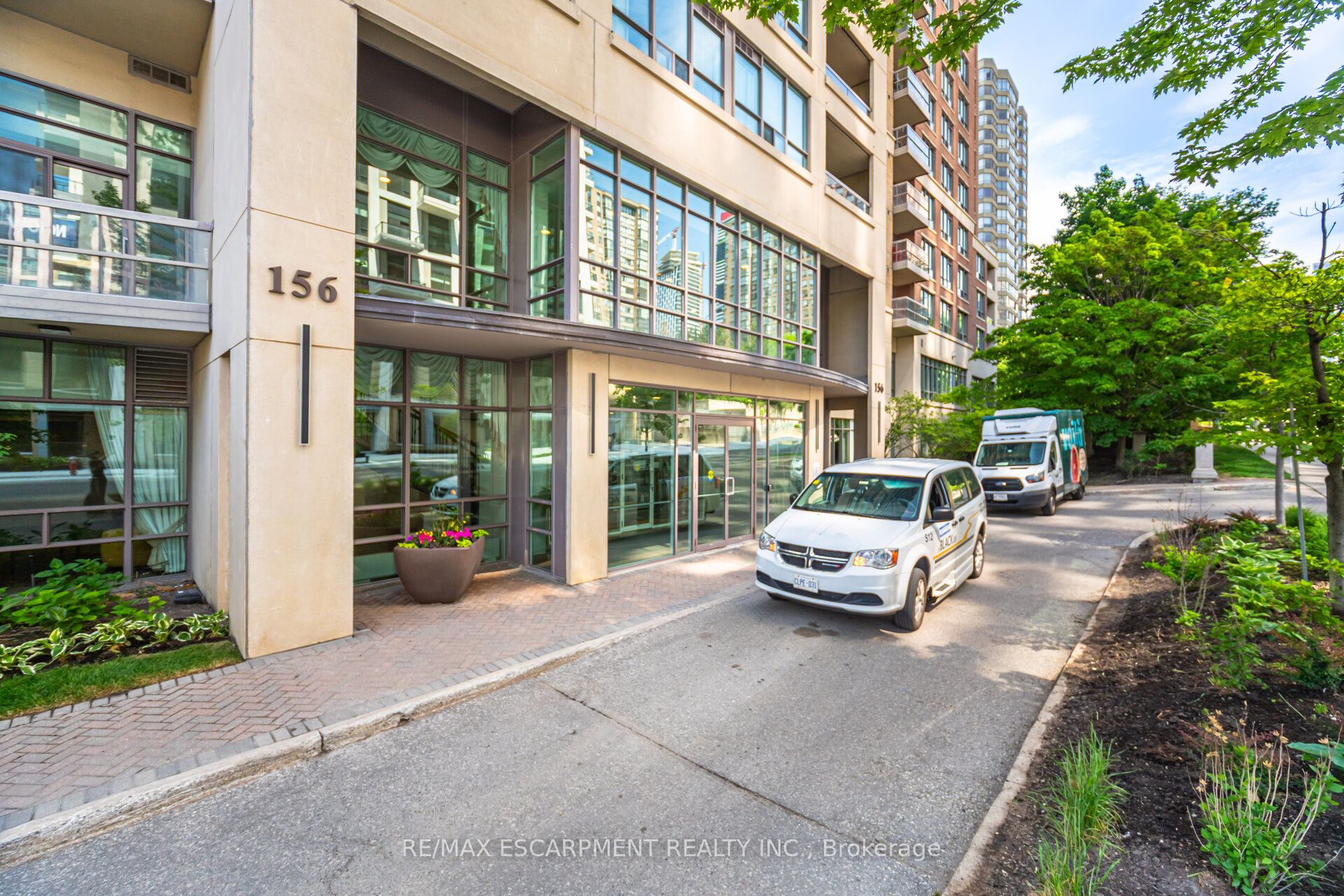 307-156 Enfield Place, Mississauga, ON, L5B 4L8 photo 2