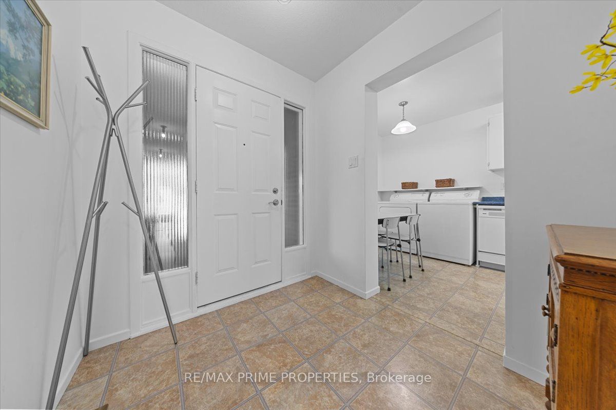 Additional image 3 of 1121 St Emmanuel Terrace, Ottawa, ON, K1C 2J6