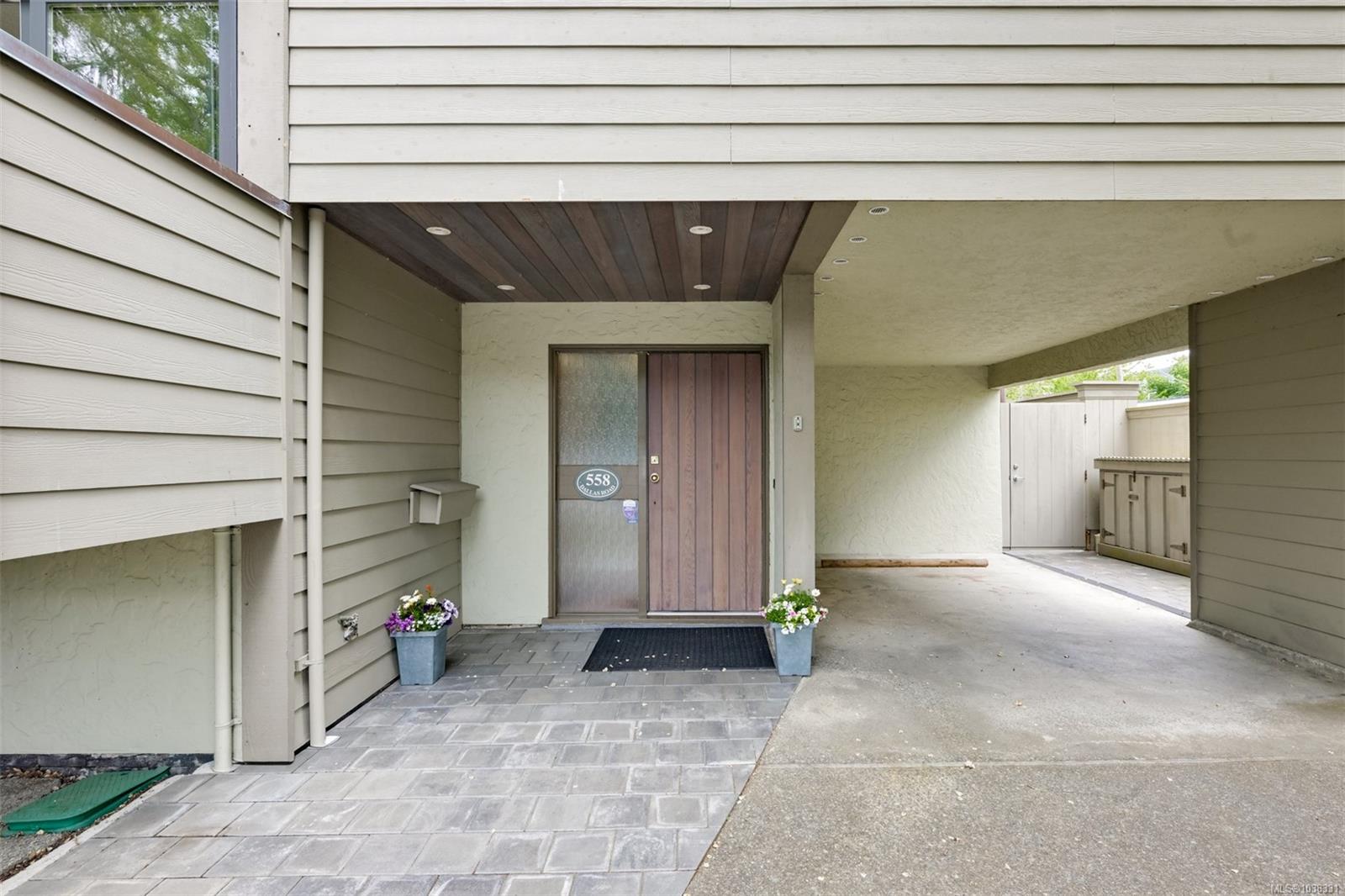 558 Dallas Road, Victoria, BC, V8V 1B4 photo 4