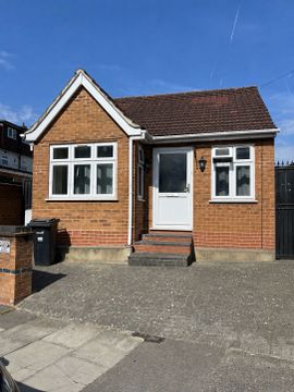 Milton Crescent, Ilford IG2