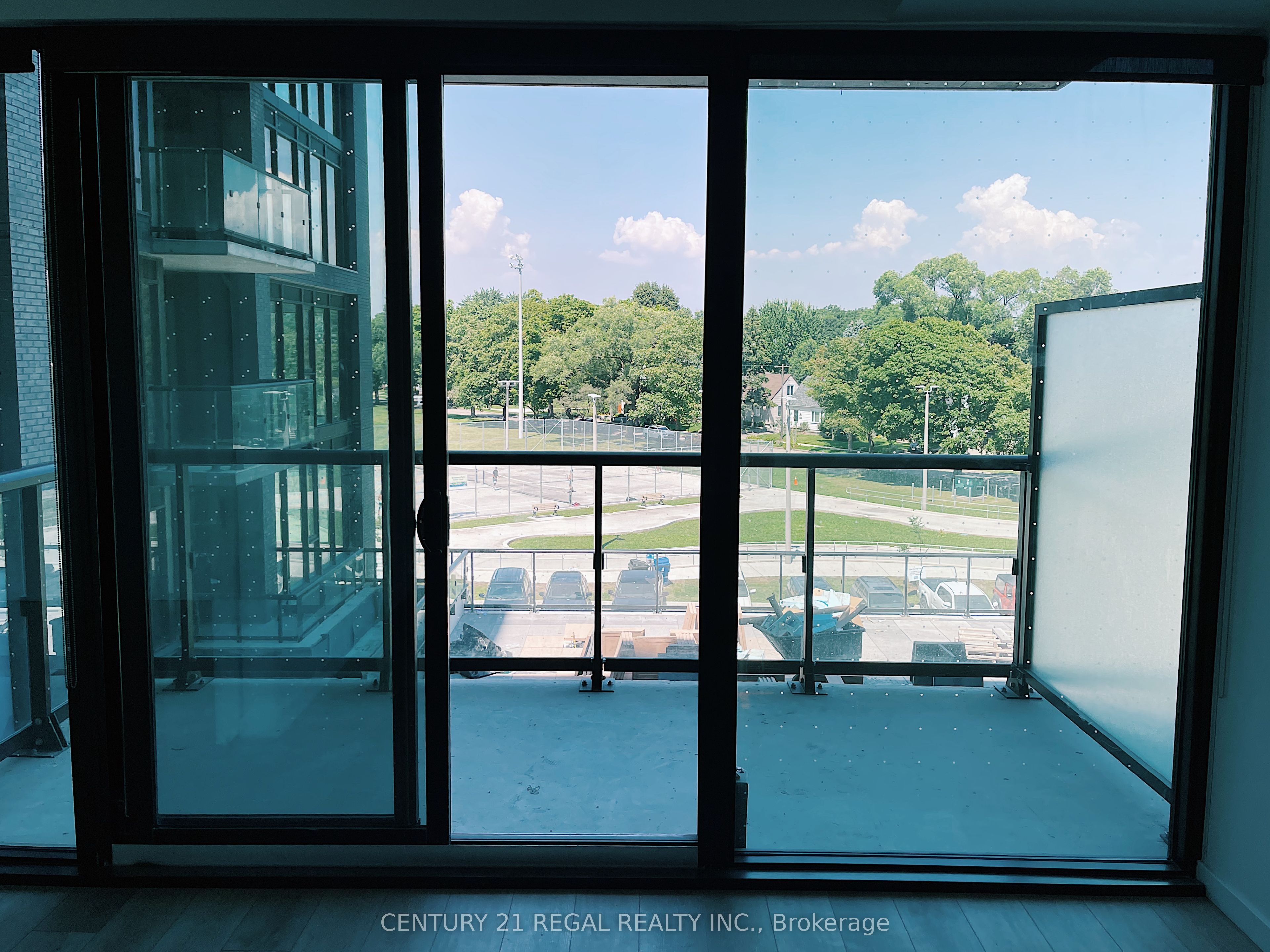 302-7 Smith Crescent, Toronto, ON, M8Z 0G3 photo 4