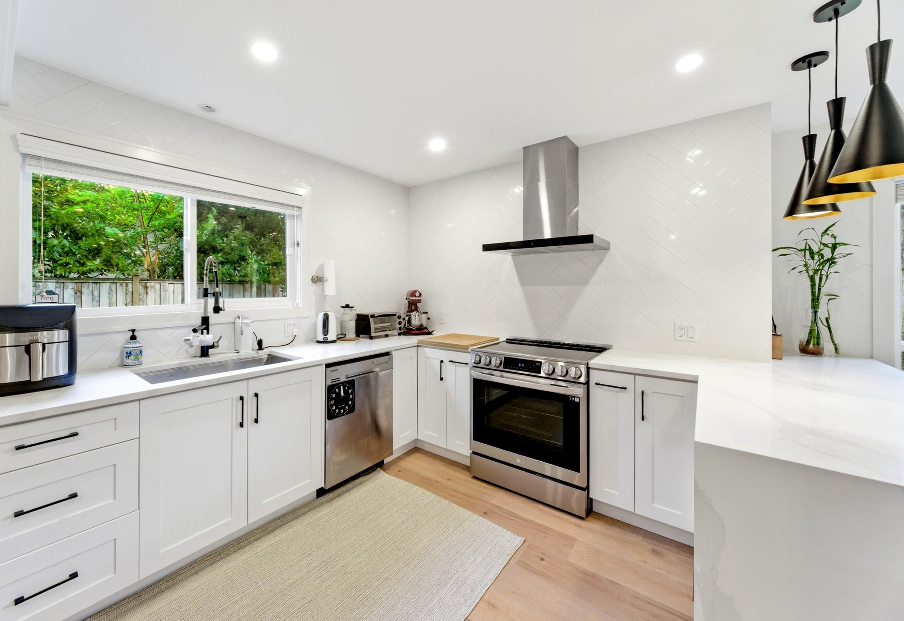 16-8631 No. 3 Road, Richmond, BC, V6Y 2E6 photo 3