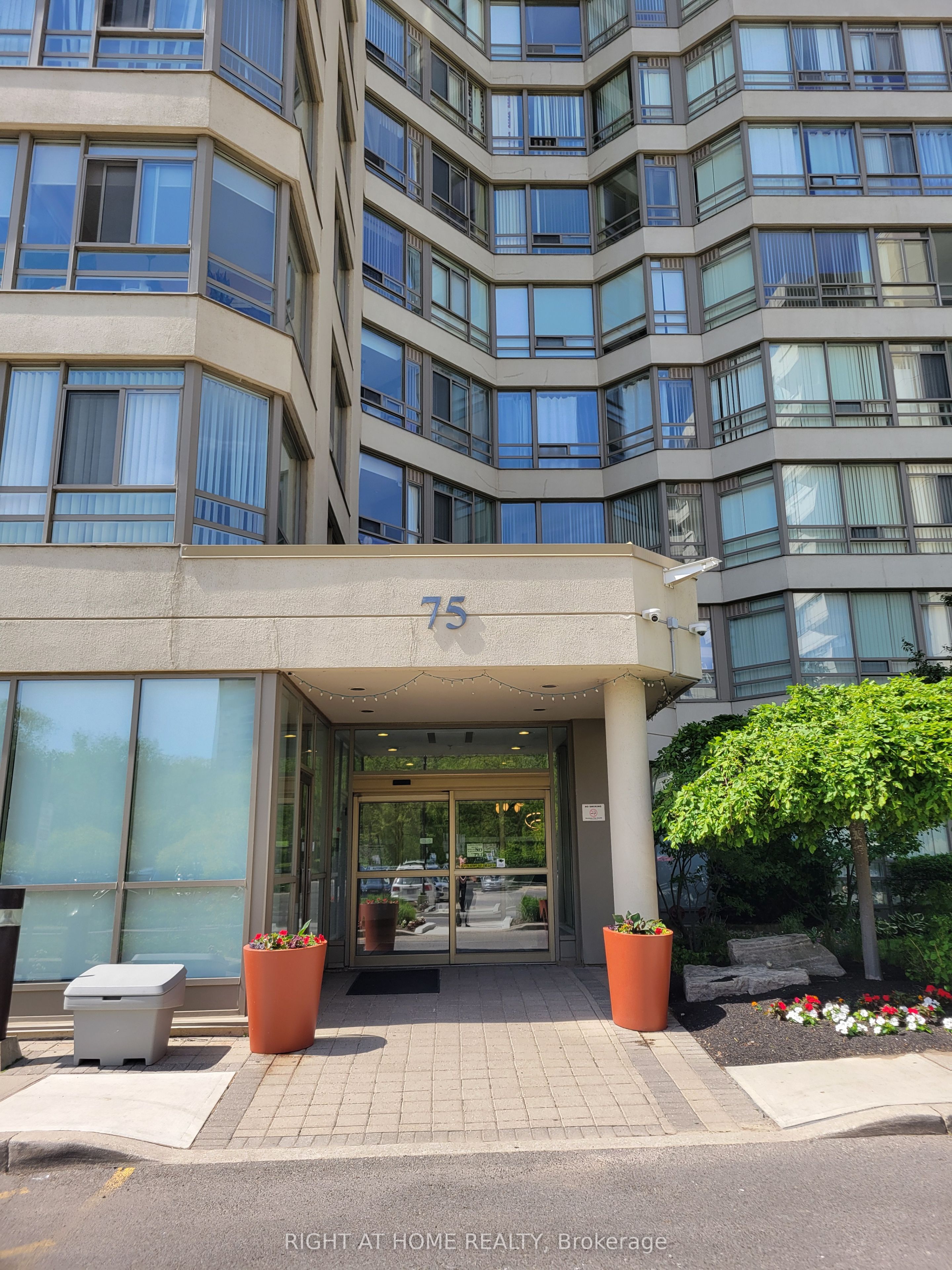 Additional image 5 of PH2-75 King Street E, Mississauga, ON, L5A 4G5
