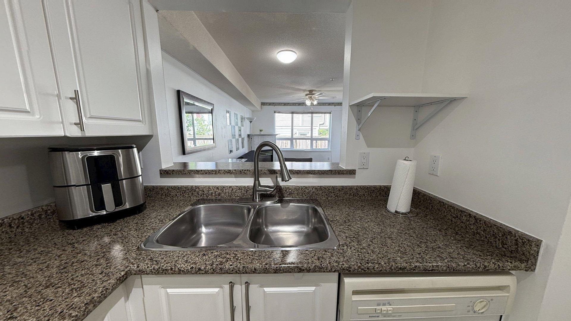 Additional image 5 of 105-14355 103 Avenue, Surrey, BC, V3T 5V5