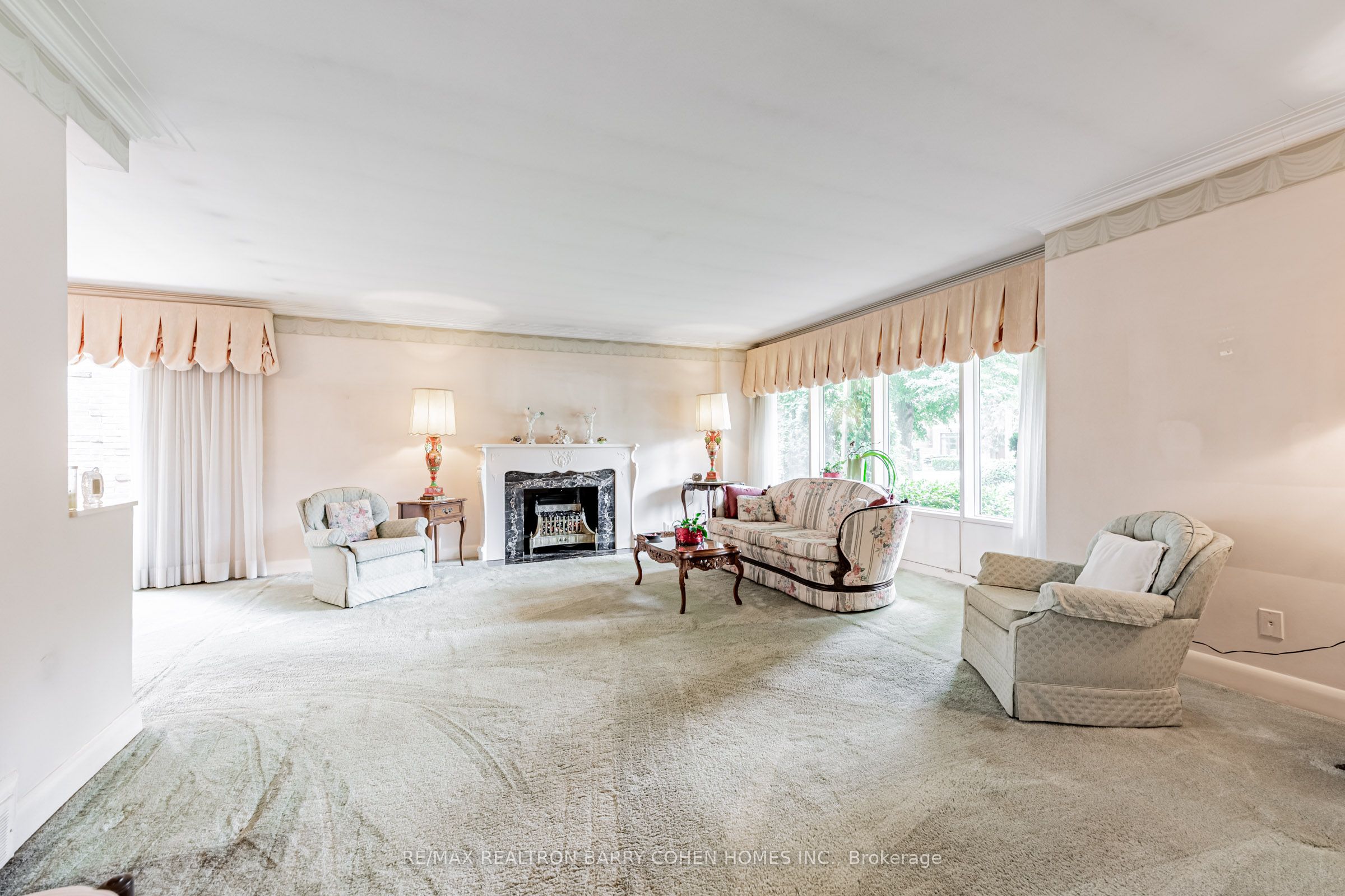 200 Cortleigh Boulevard, Toronto, ON, M5N 1P5 photo 4