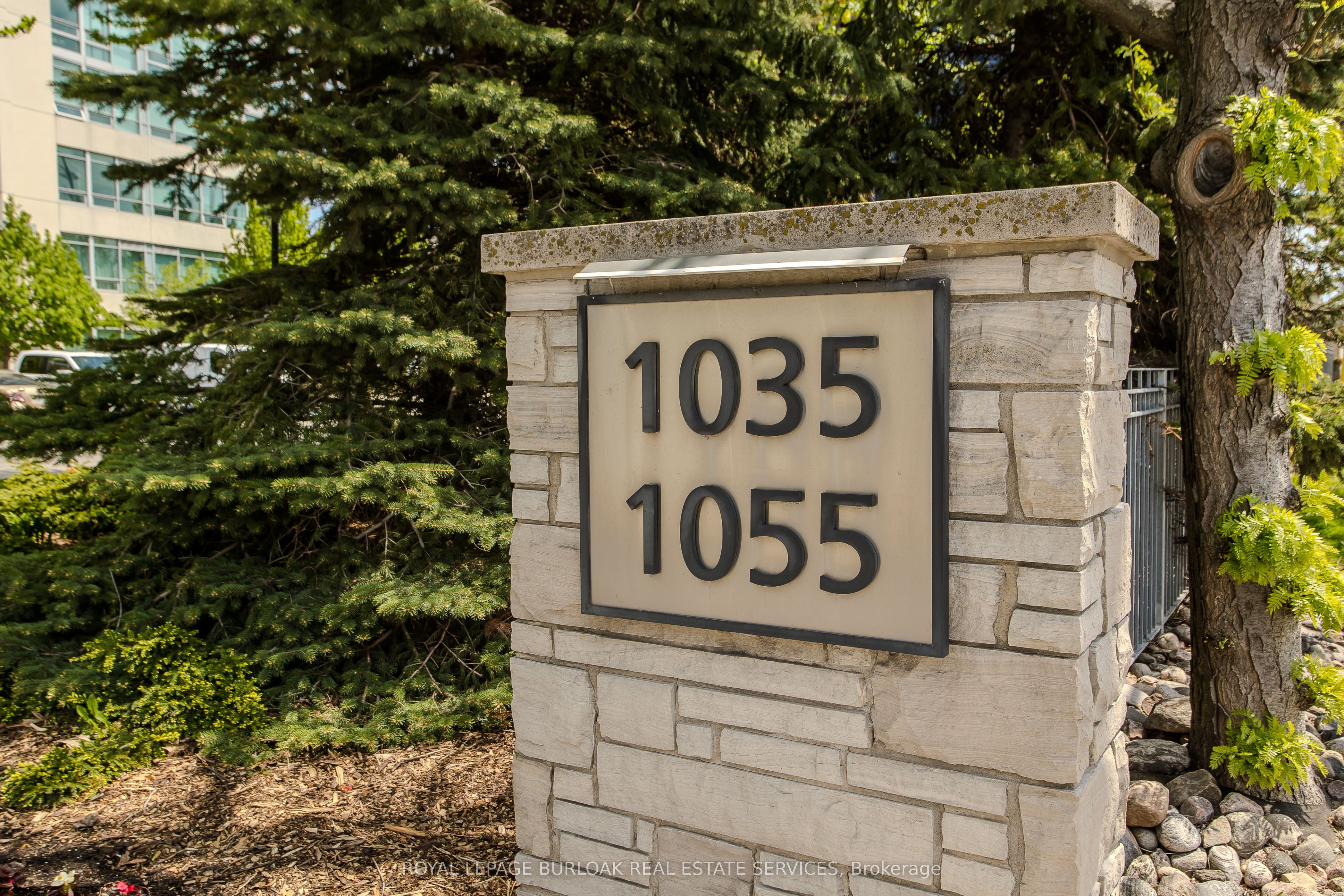 312-1055 Southdown Road, Mississauga, ON, L5J 0A3 photo 3
