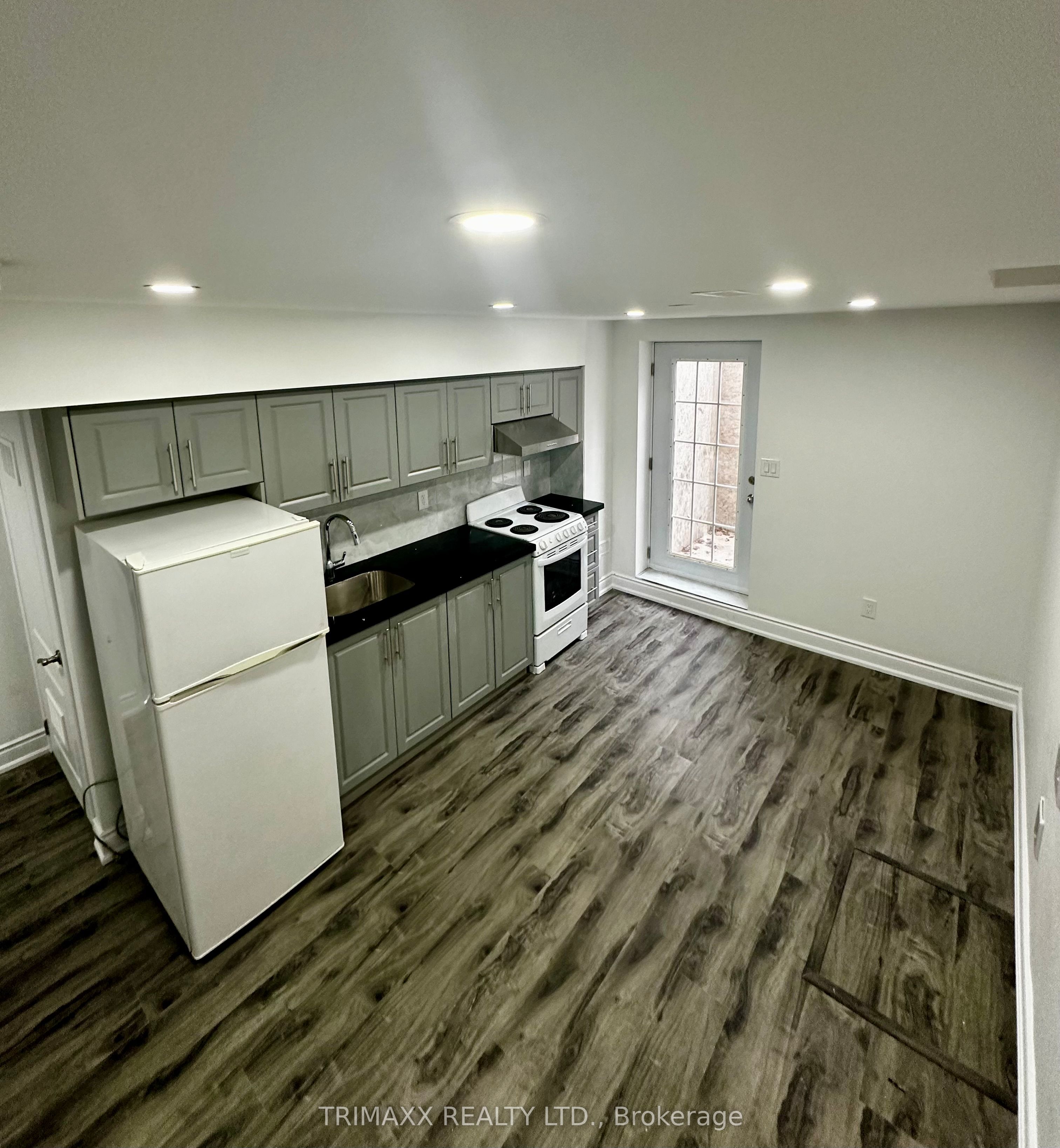Basement-68 Ural Circle, Brampton, ON, L6R 1H2 photo 3